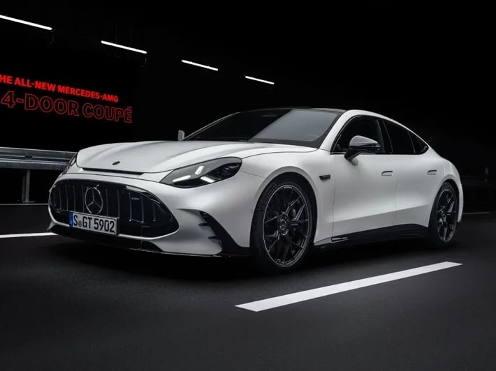 Mercedes-AMG GT 4 電動車登場！1,100 匹馬力、V8 引擎聲浪⋯規格一次看！