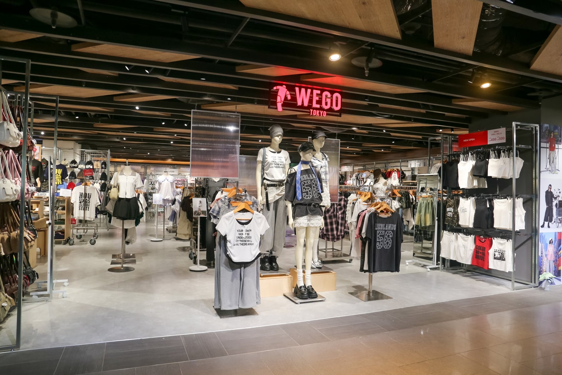 原宿街頭文化天王 WEGO 正式登台！台灣首店西門町開幕，Karencici 親臨詮釋 Y2K 街頭風
