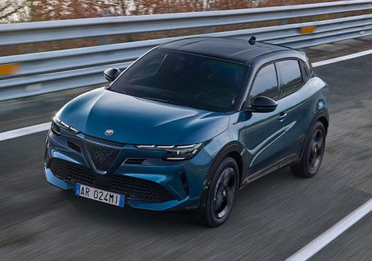 Alfa Romeo 義式跑車登台！Junior 139.8 萬起、油電純電雙動力⋯還要重返掀背市場挑戰 Golf！