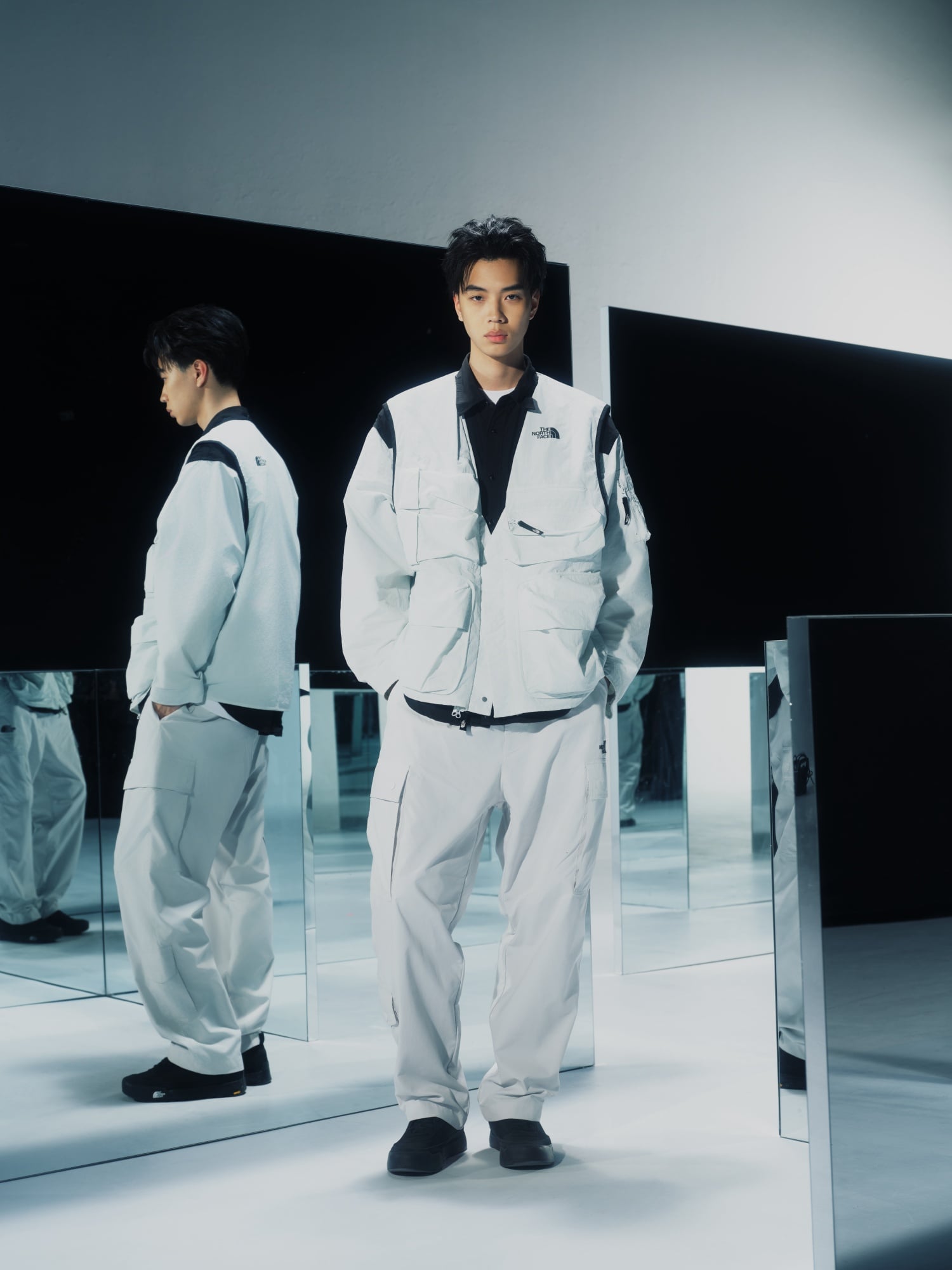The North Face 2026 夏季系列「一衣四穿」狂讚!雙面外套、果凍透明外套⋯5 款必入機能穿搭快看!