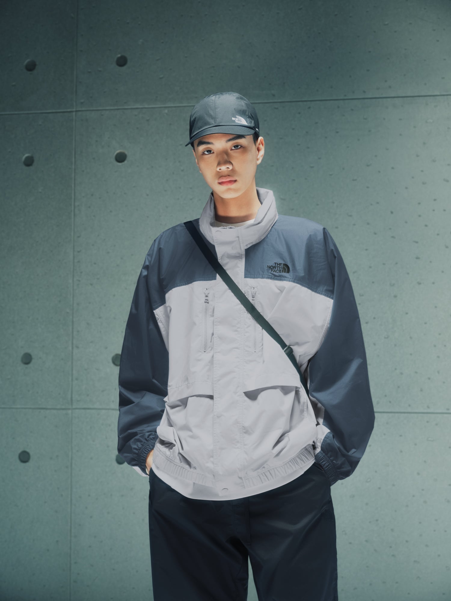 The North Face 2026 夏季系列「一衣四穿」狂讚!雙面外套、果凍透明外套⋯5 款必入機能穿搭快看!