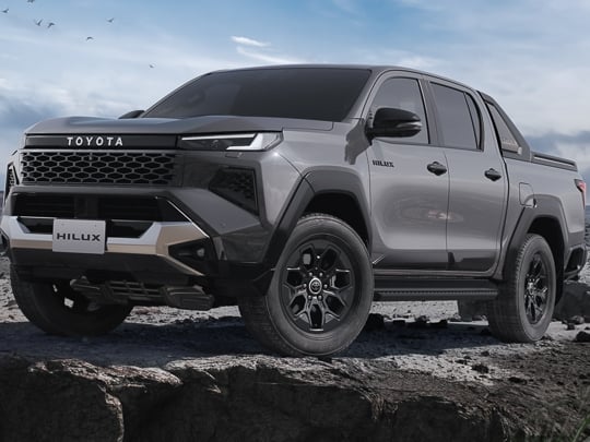 Toyota Hilux 第九代大改款全球首發！純電版續航 240 公里、2028 年氫燃料電池版也確認！