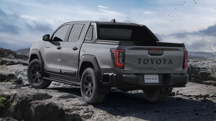Toyota Hilux 第九代大改款全球首發!純電版續航 240 公里、2028 年氫燃料電池版也確認!