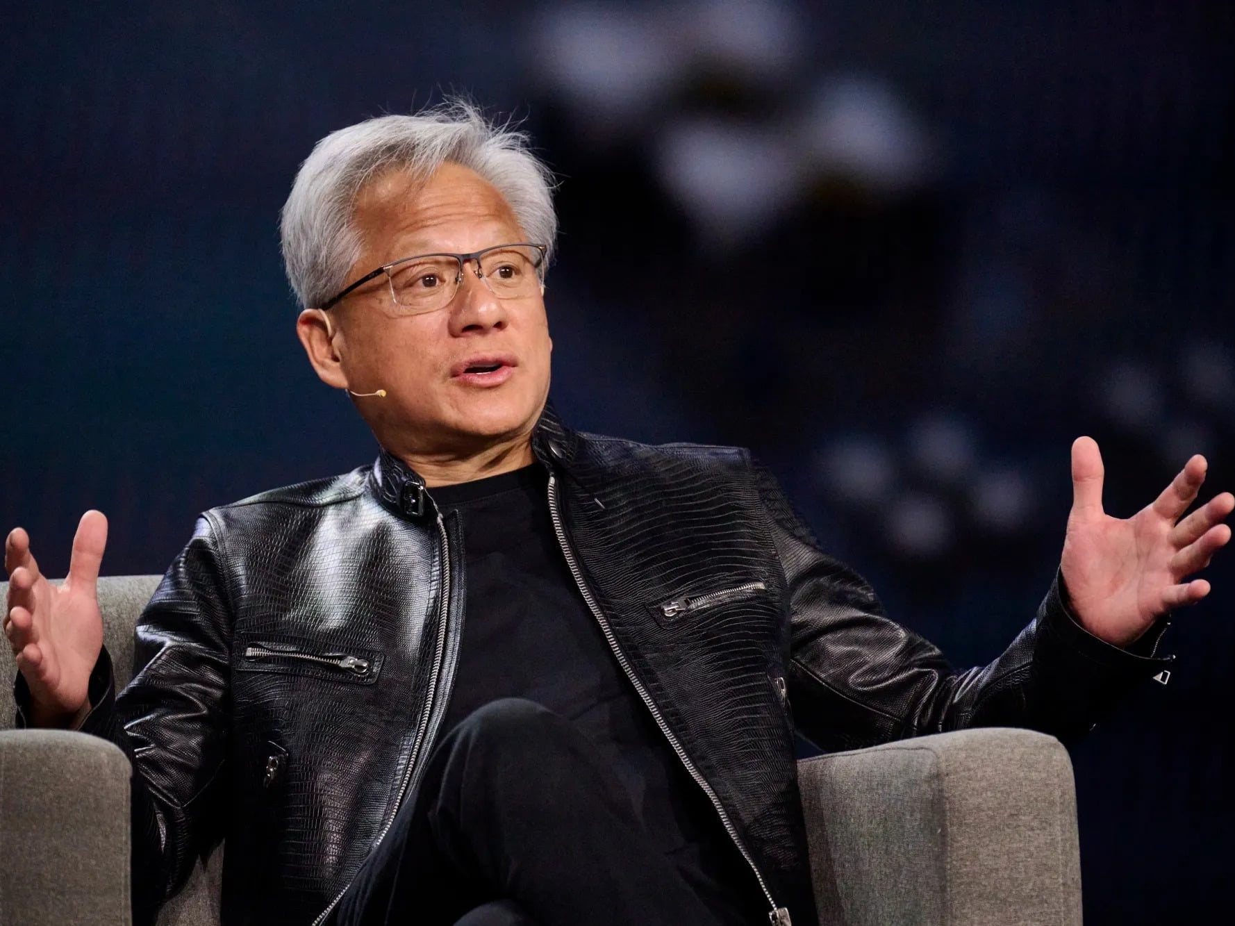 黃仁勳 NVIDIA 刺青背後真相曝光！18 年前員工打賭股價坦言：「我痛到哭得像 Baby！」