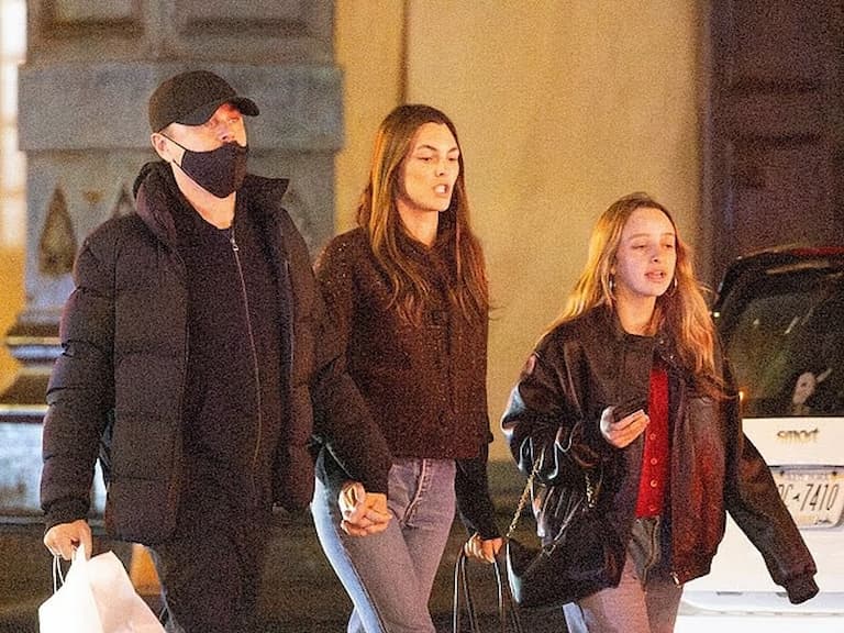 李奧納多狄卡皮歐 Leonardo DiCaprio 與女友街頭牽手被拍!身旁神秘小女孩身份曝光掀話題!