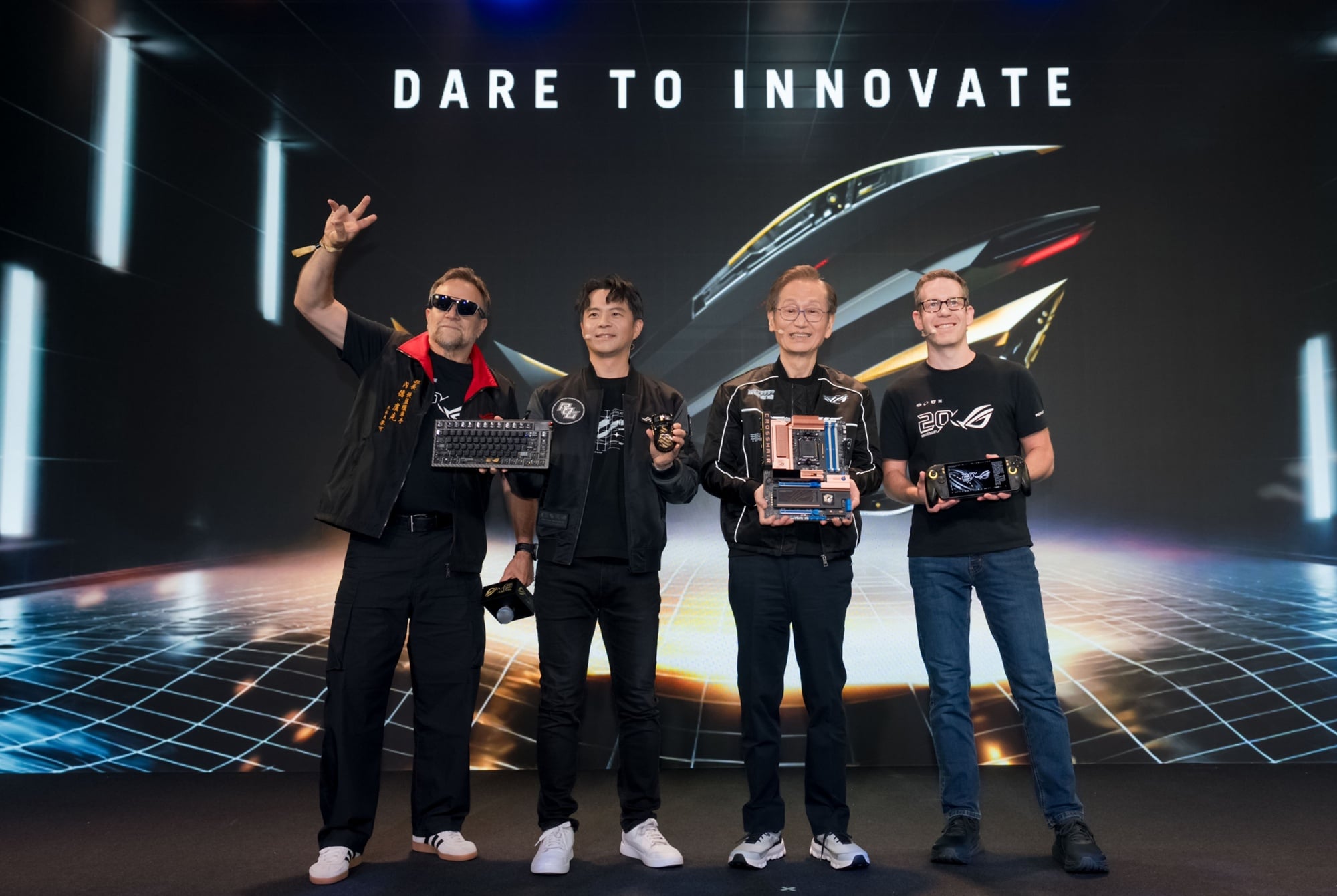 華碩 ROG 慶祝成立 20 年推超狂新品陣容!Crosshair X870E 一體式水冷、RTX 5090 顯卡太猛了!