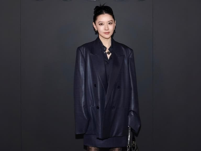 李英愛 55 歲身高 165 凍齡保養穿搭關鍵解析！從《大長今》一路美到現在怎麼辦到的？
