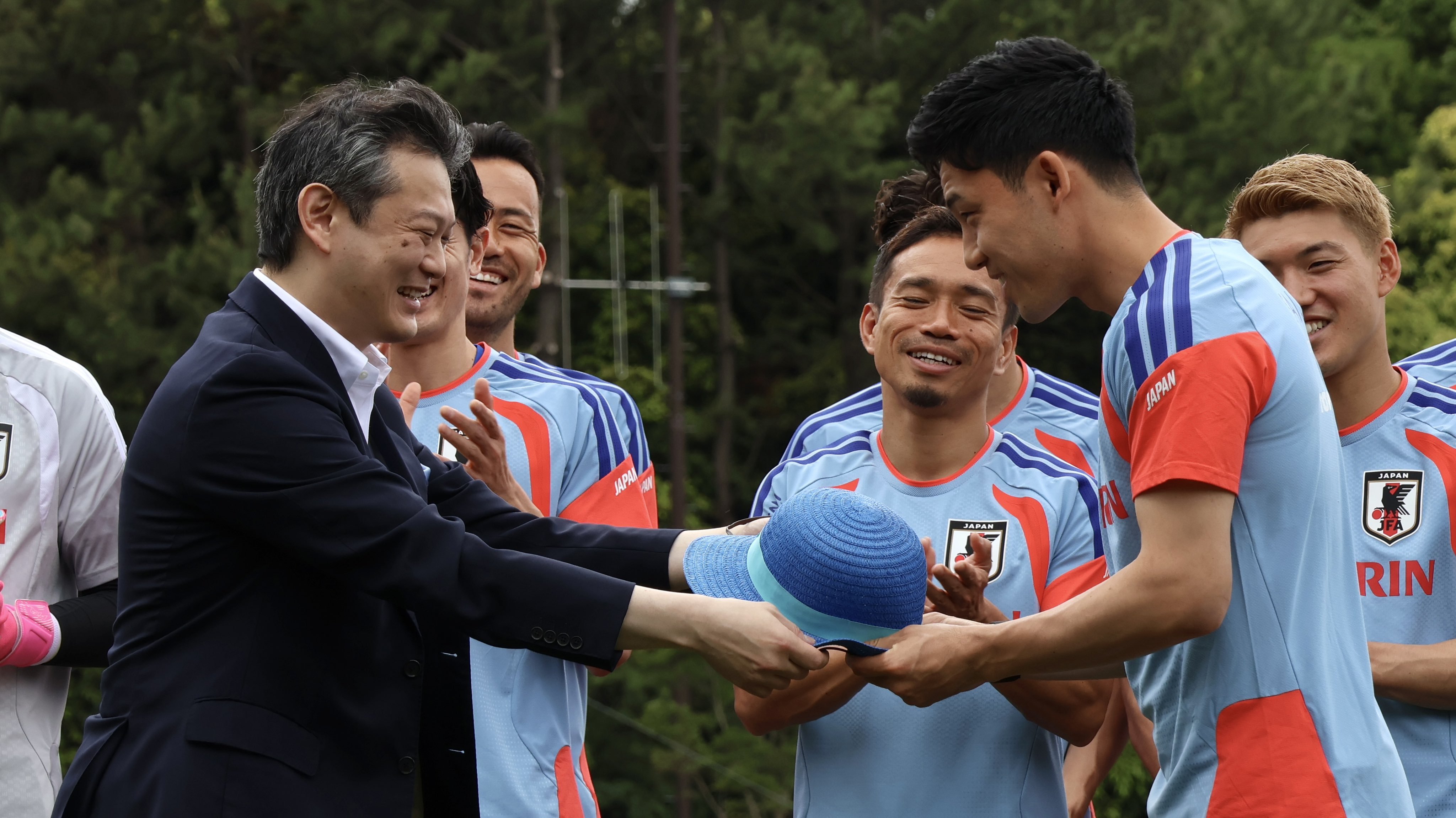 《航海王》攜手日本足球隊迎戰世界盃!魯夫化身藍武士、官方親贈「藍色草帽」超熱血!