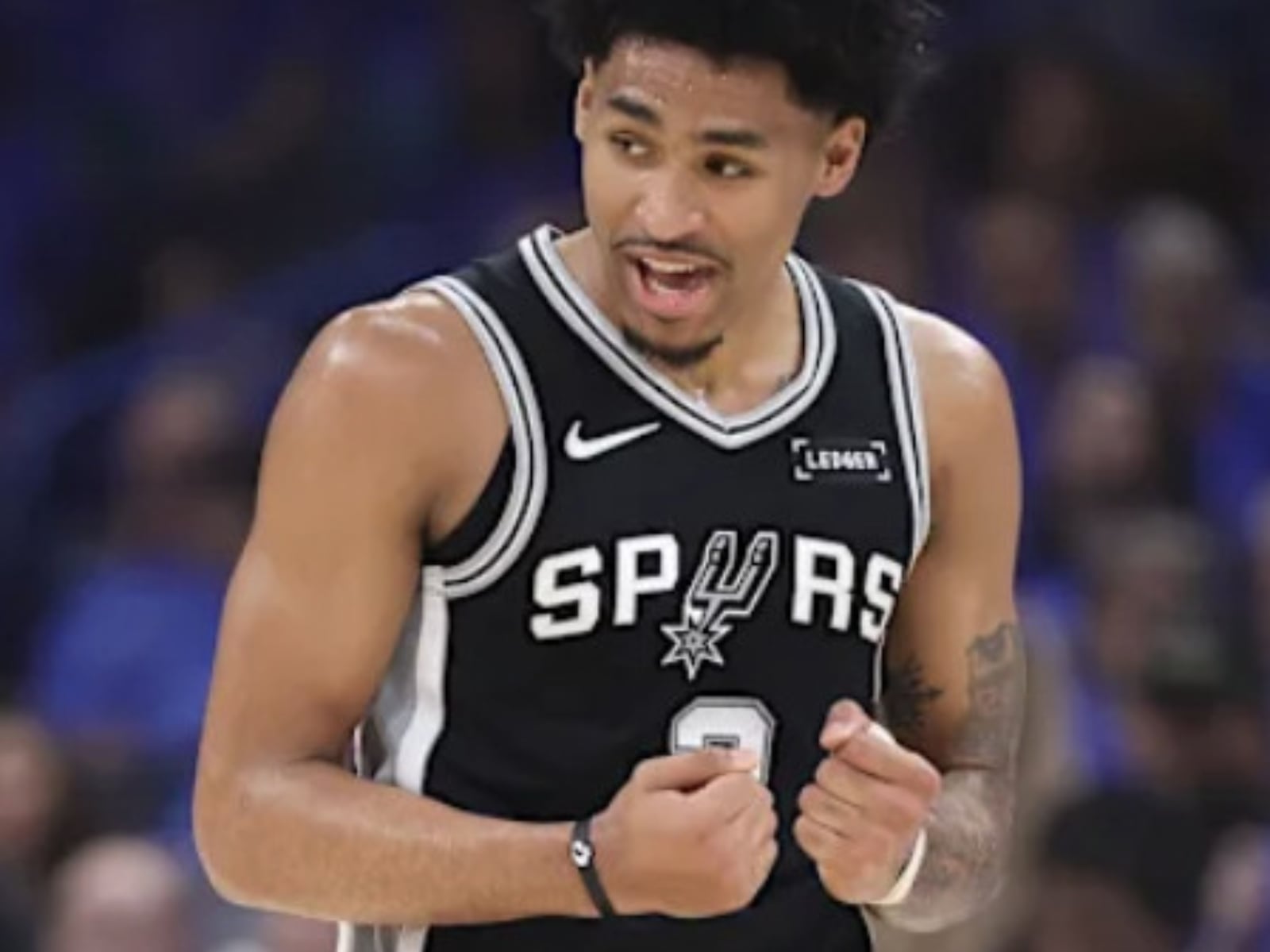NBA／De'Aaron Fox 總決賽 G1 慘投 13 中 3！馬刺菜鳥 Dylan Harper 轉發嘲諷影片秒刪！