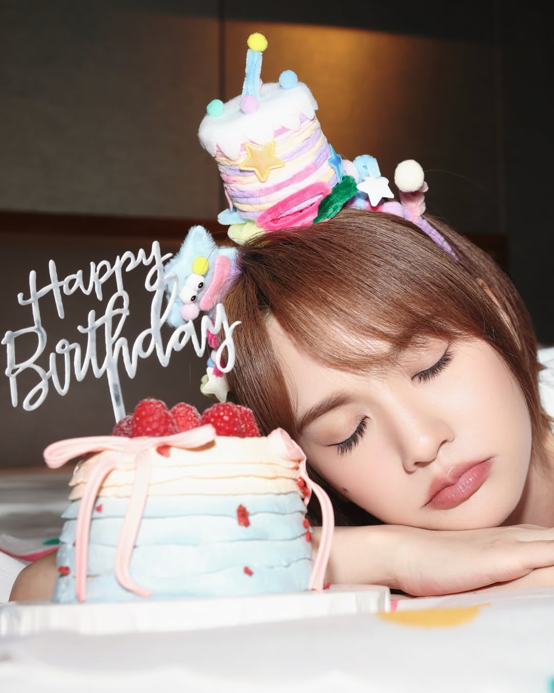 楊丞琳迎 42 歲生日！李榮浩連 12 年整點不缺席、飛台北陪慶生，AI 合照卻被粉絲狂吐槽！