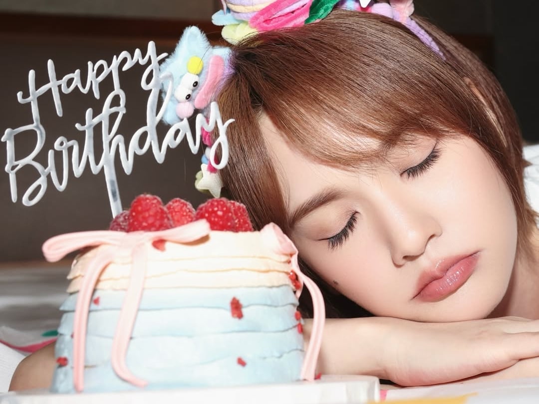 楊丞琳迎 42 歲生日！李榮浩連 12 年整點不缺席、飛台北陪慶生，AI 合照卻被粉絲狂吐槽！