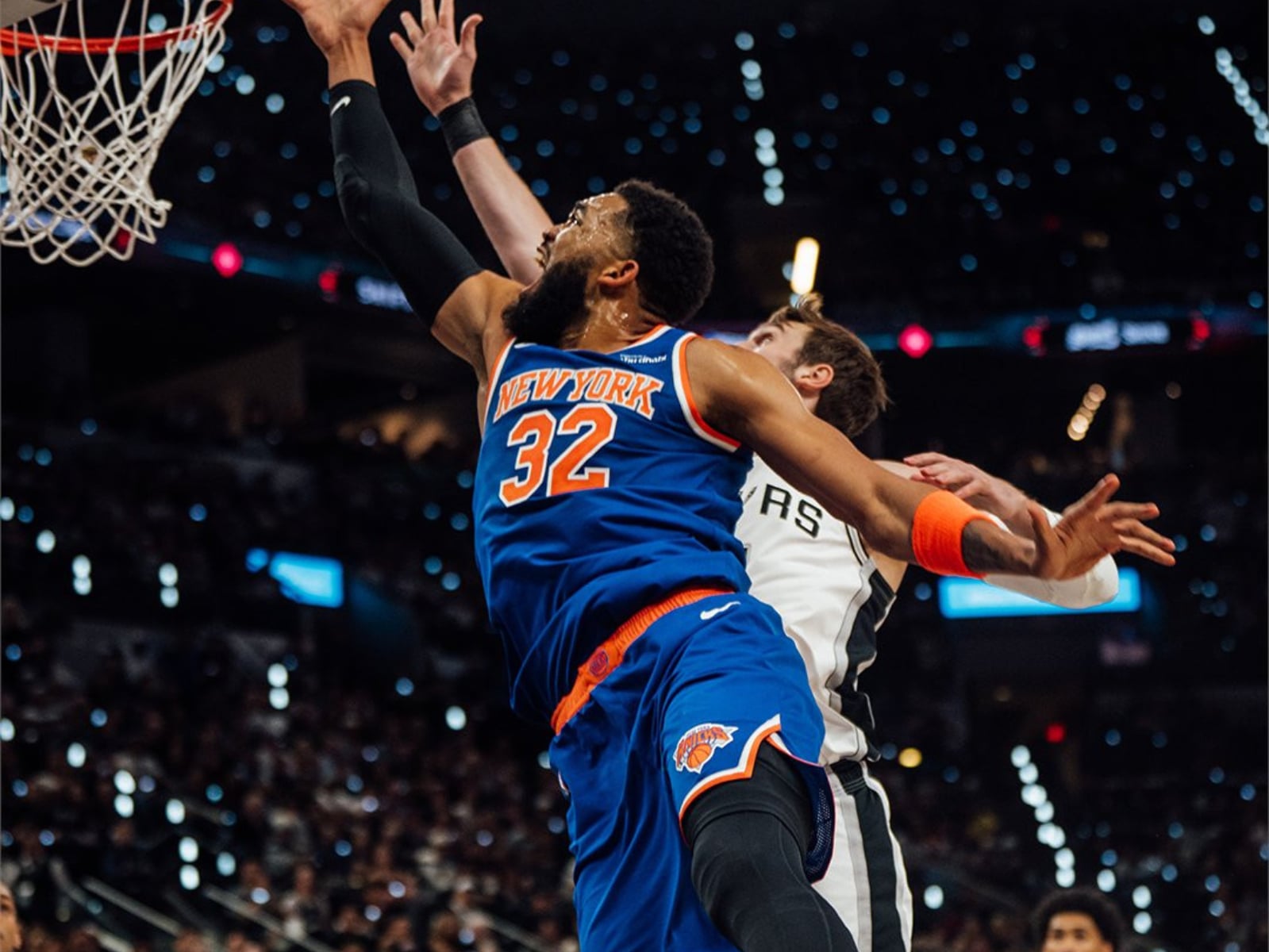 NBA／尼克驚險擊敗馬刺總冠軍賽 2：0 領先！Wembanyama 致命傳球失誤葬送勝基！