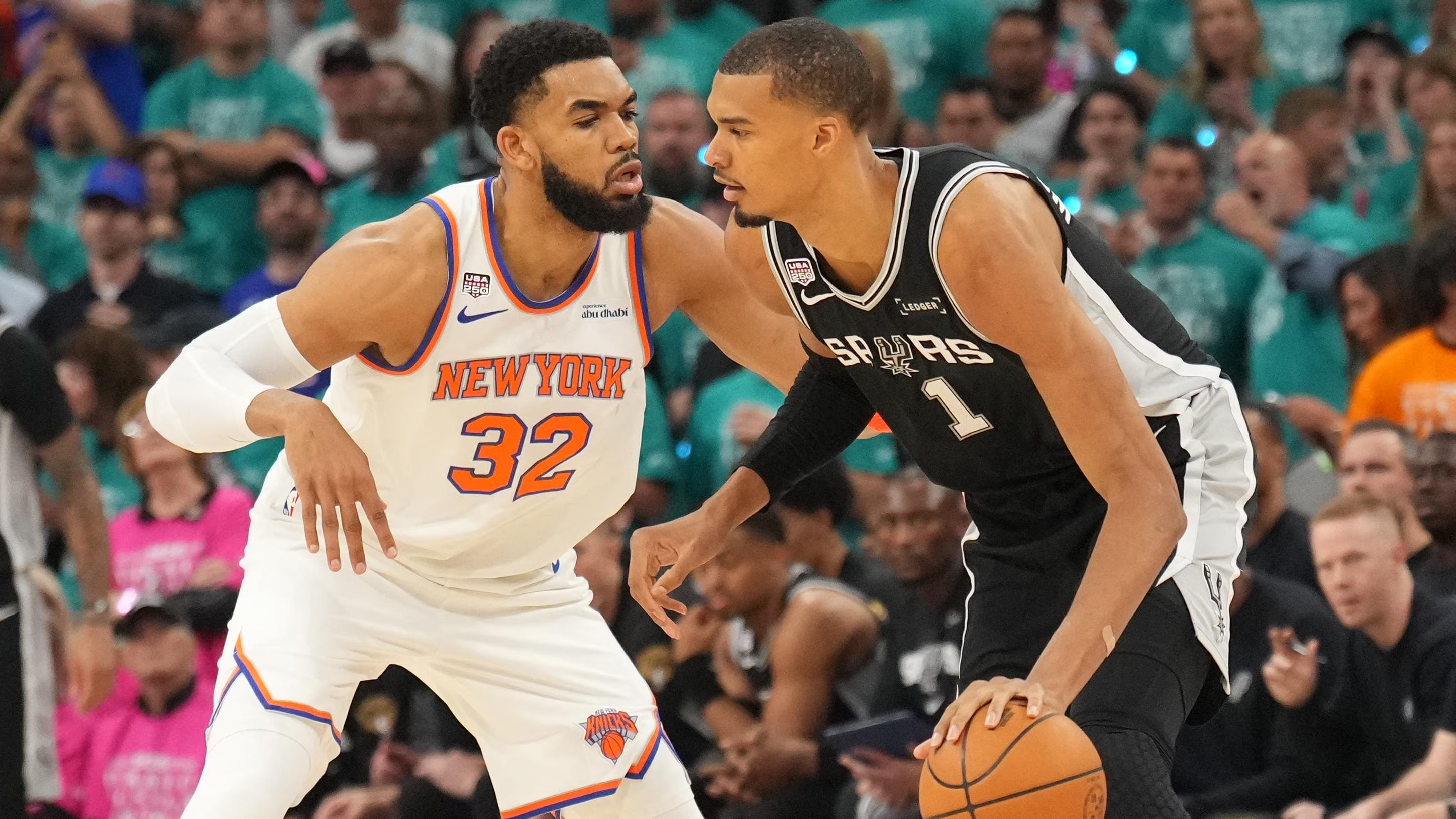 NBA／巴克利談 KAT 強硬表現：「Wembanyama 現在像是被他拖進柴房狂操！」