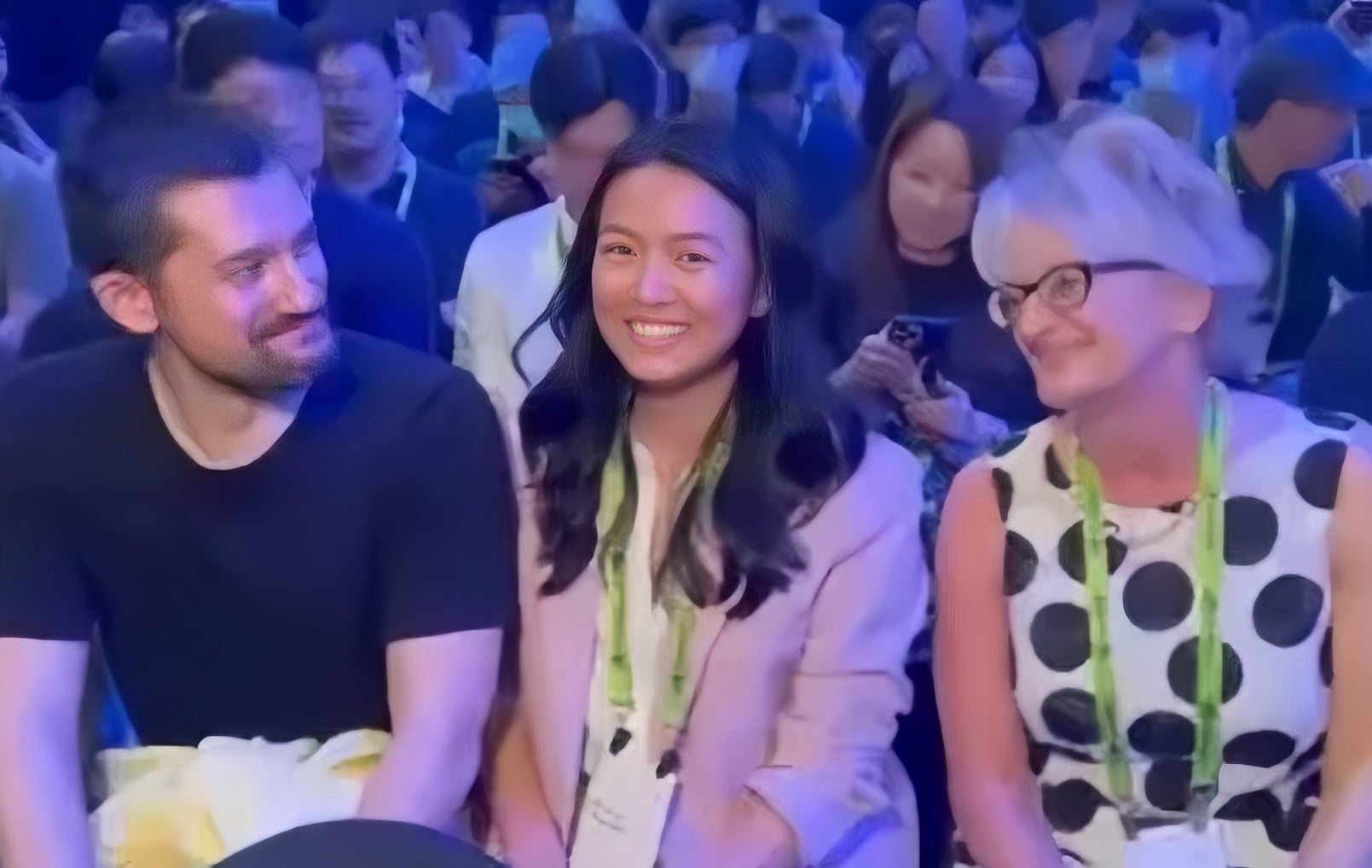 黃仁勳準媳婦曝光!身份超狂疑似為台灣女孩引熱議!