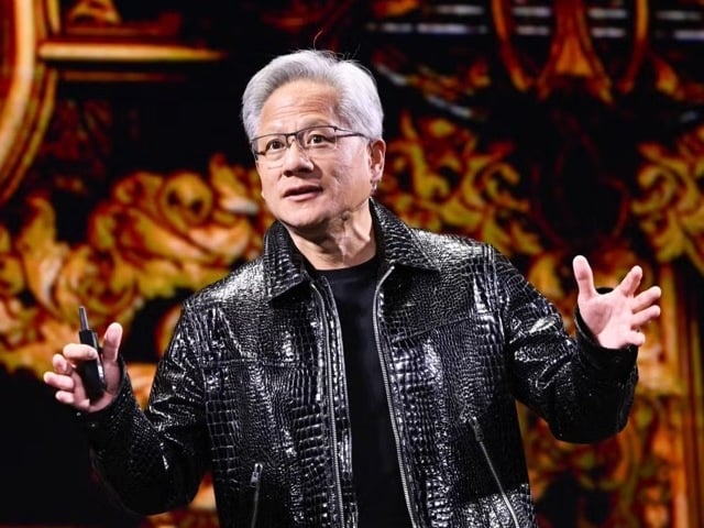 黃仁勳首爾弘大吃烤肉！Naver 李海珍刷臉買單、LG 會長親自服務震撼全場！