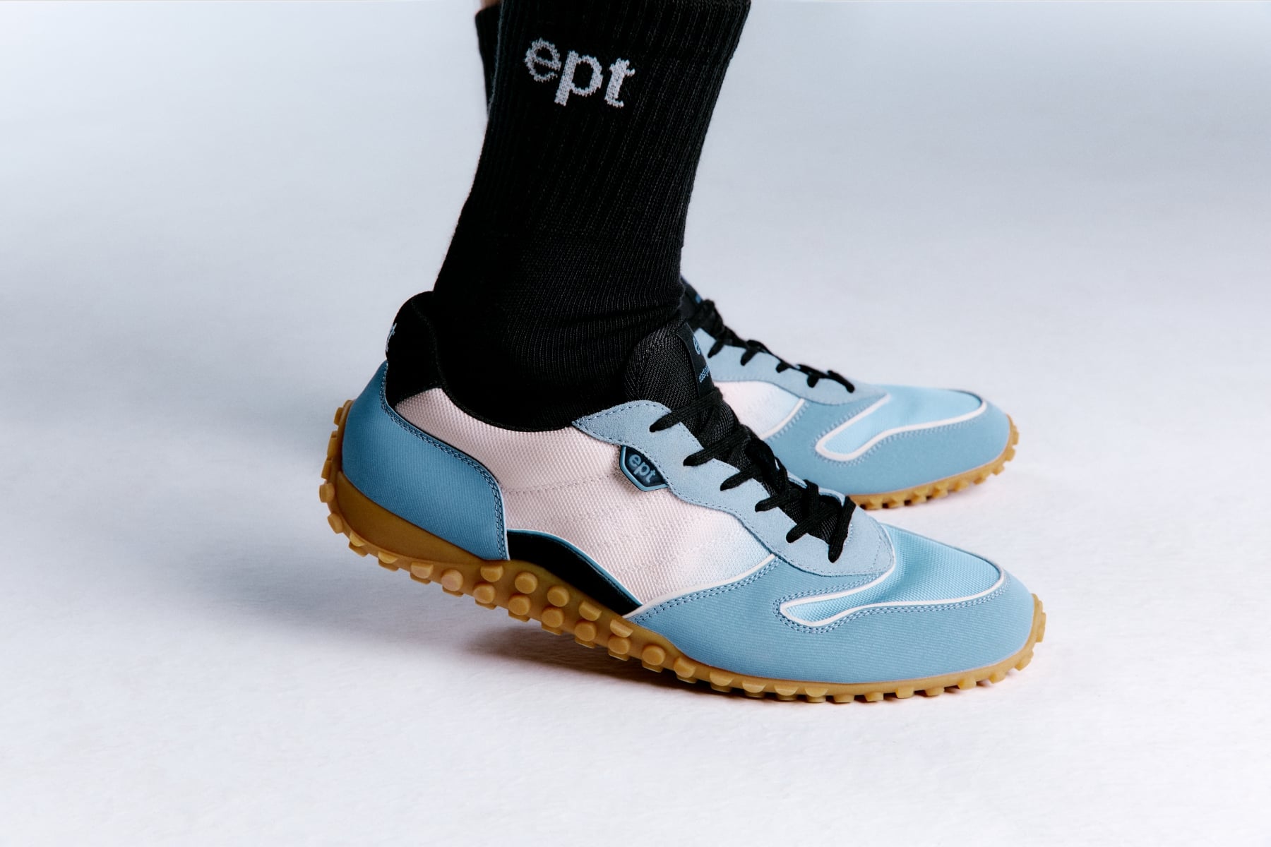 韓國潮牌 ept 攜手創意總監 Poggy 推新鞋款!Morning Calm 系列同步登場,台北中山旗艦店限量開賣!