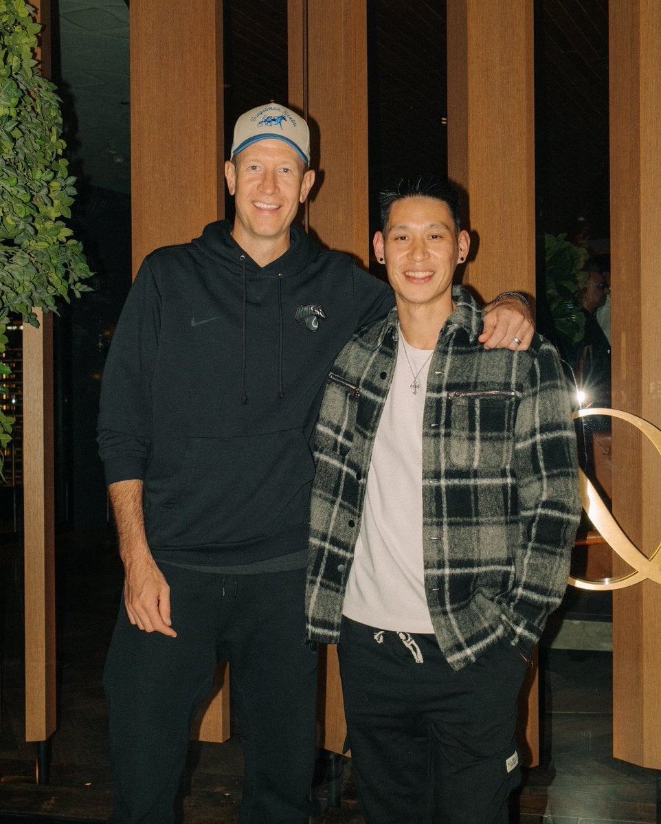 林書豪 Jeremy Lin 與諾瓦克 Steve Novak 久別重逢!「腰帶哥」合影曝光,PTT 鄉民:午夜夢迴
