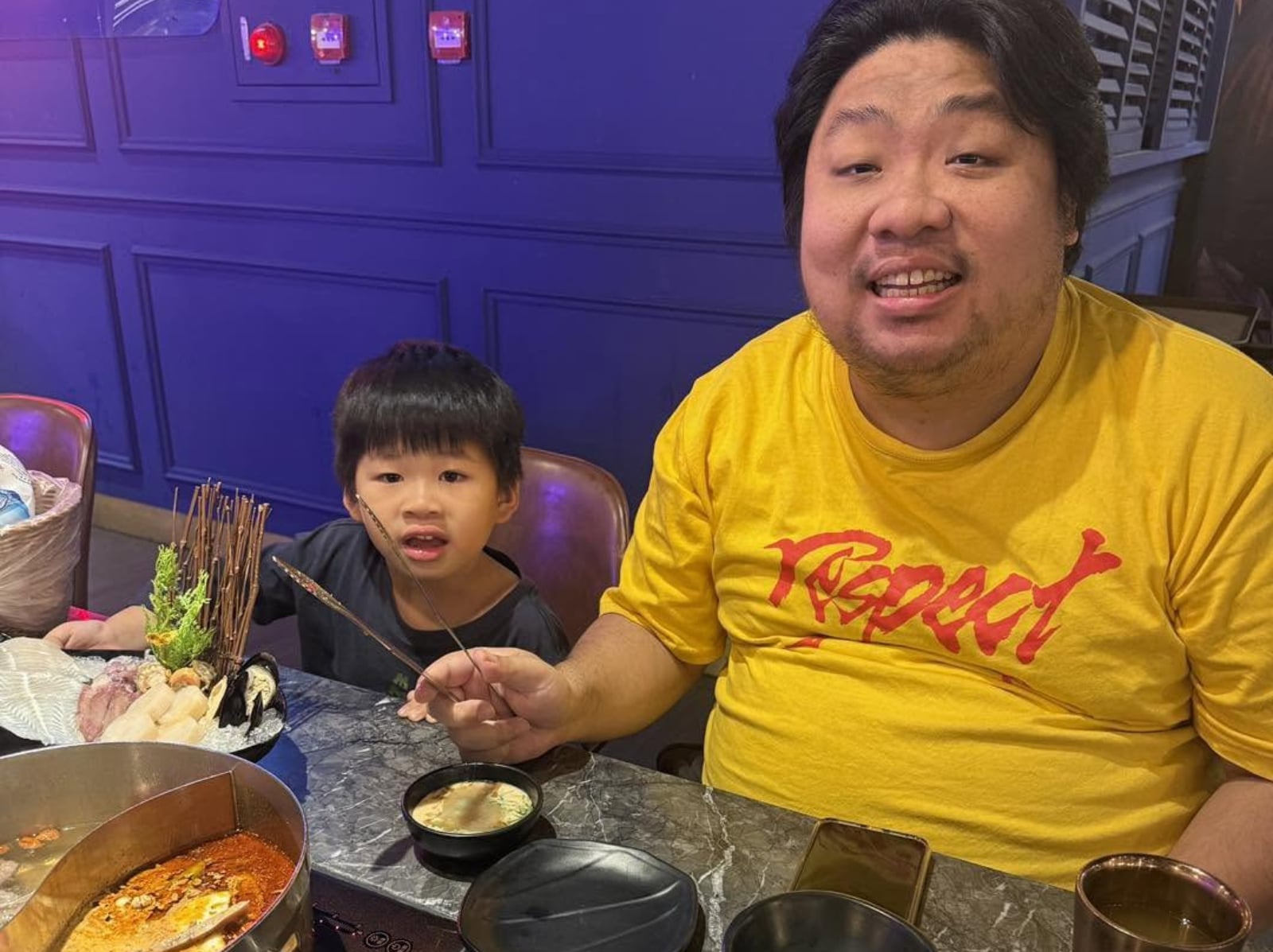 統神豆腐鴨血鼎王吃法再度爆紅引熱議！本人回應曝光全網笑翻！