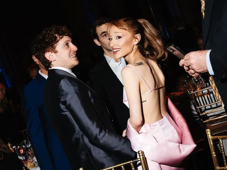 亞莉安娜 Ariana Grande《魔法壞女巫》伊森史萊特爆分手！知情人士曝內幕！