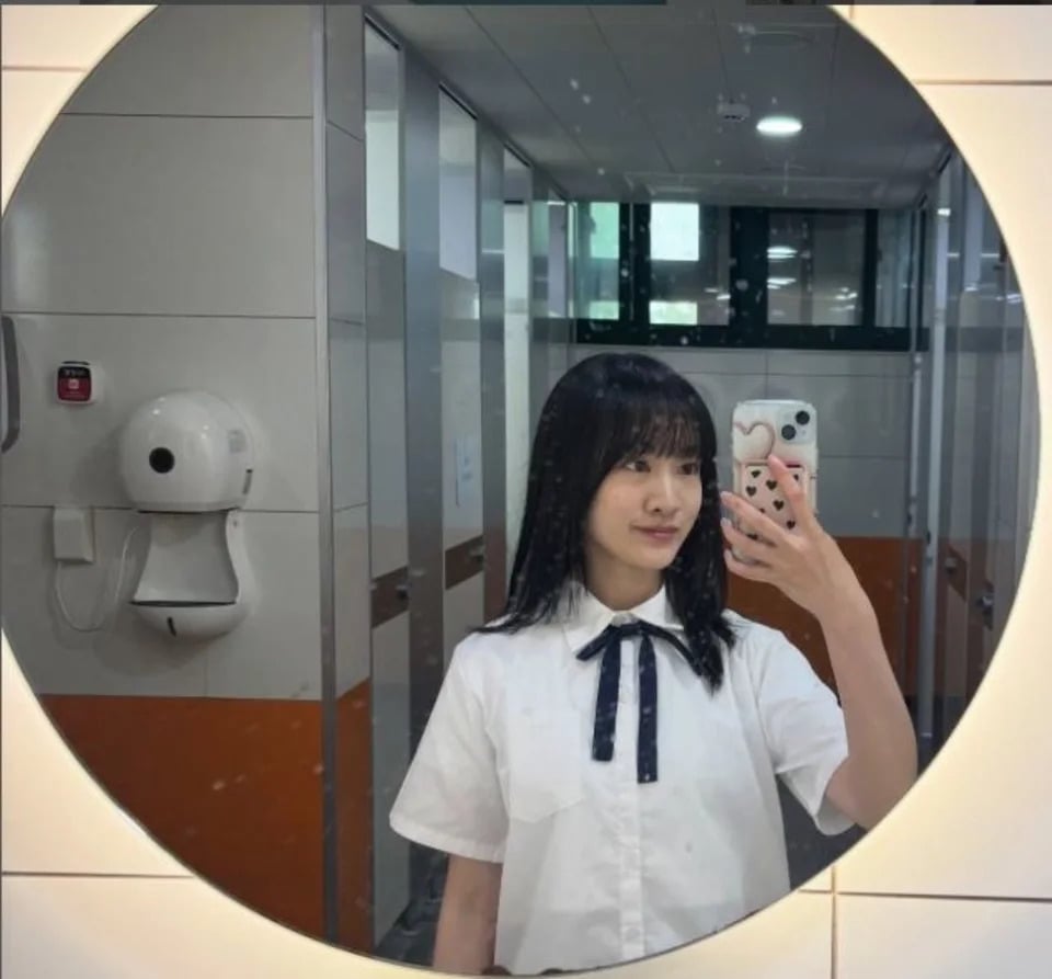 Netflix《鐵拳教育》藏台灣人?旅韓女孩 Rina 曝光臨演畫面掀熱議!