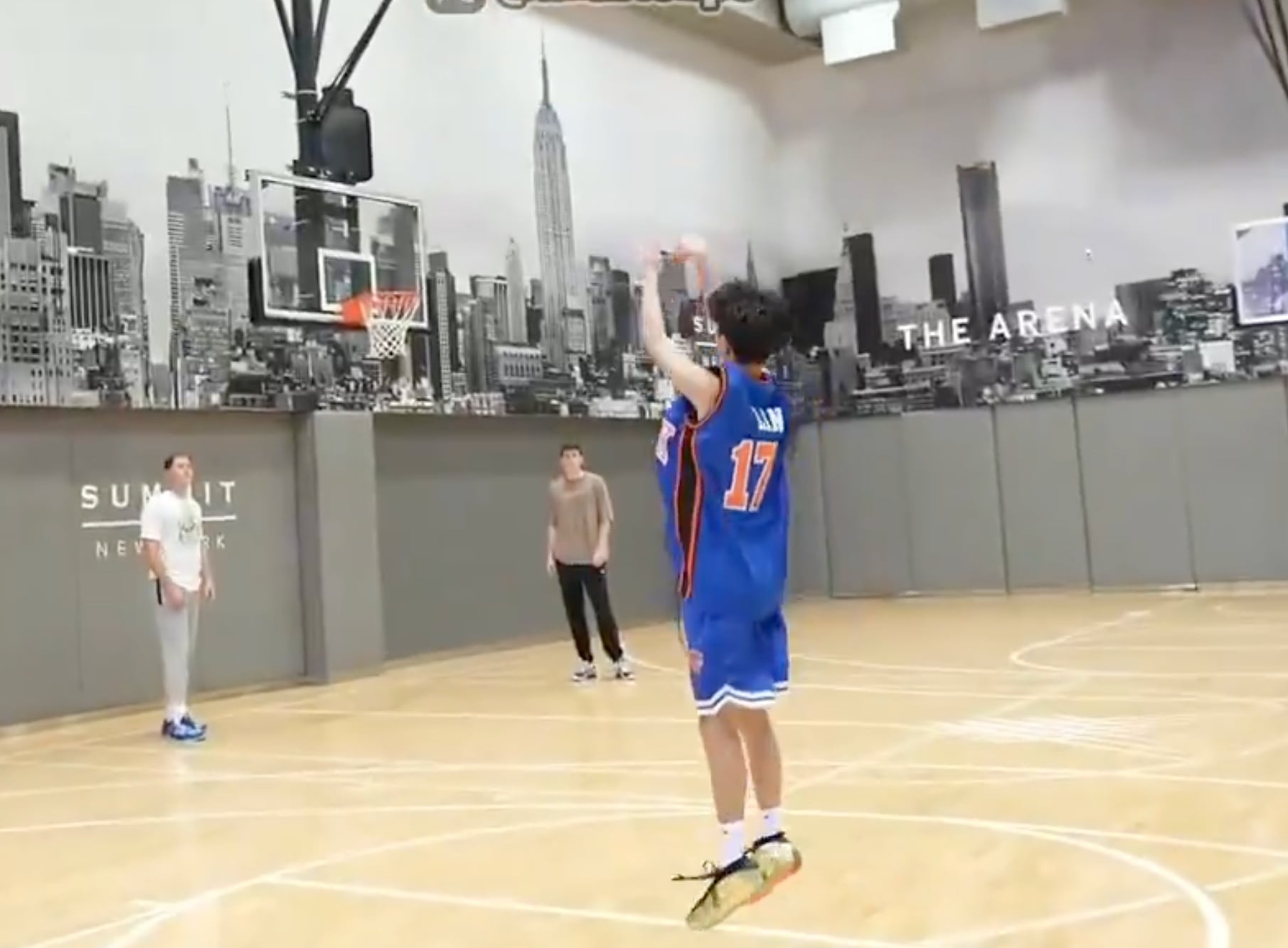 Ray 接受知名 NBA 訓練師指導！三分球連續飆進讓對方讚嘆「史上最強實況主！」