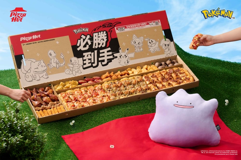 《寶可夢》首度登陸必勝客!買指定披薩就送周邊卡包、抱枕、收納袋⋯一次看!