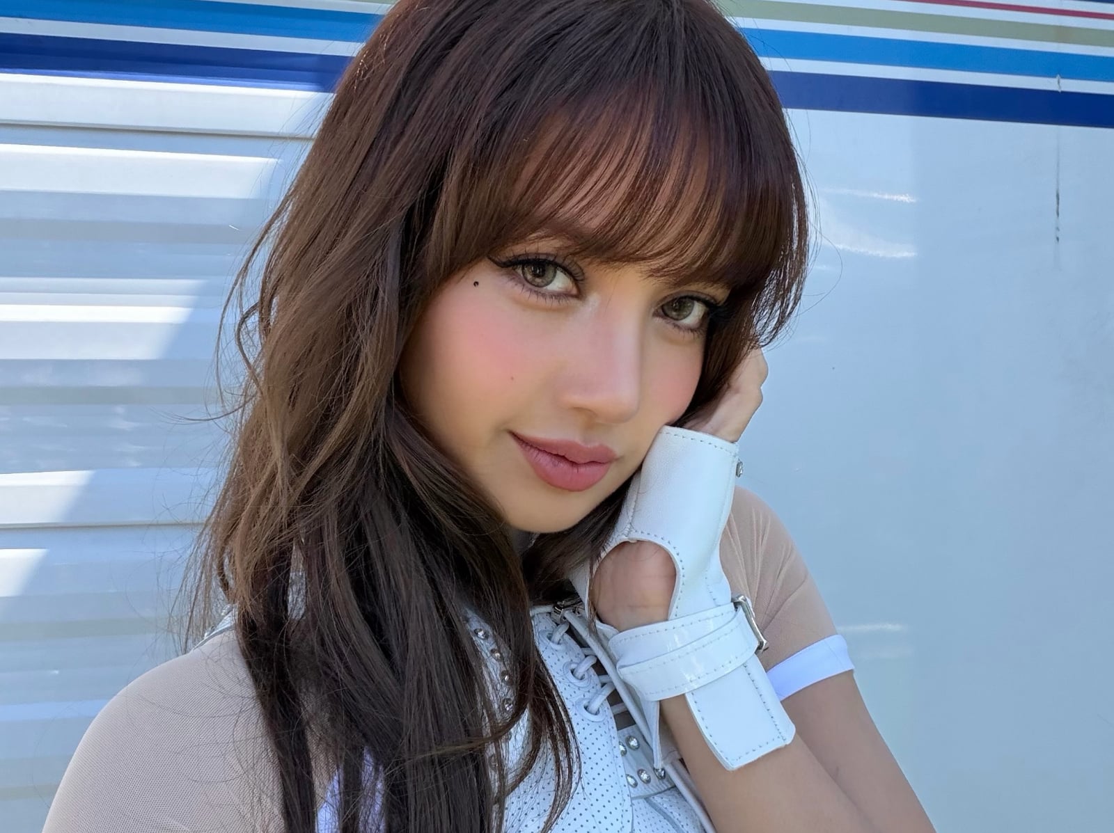 BLACKPINK Lisa 世界盃足球賽「鼻型變化」引整形猜測！網翻舊照比對掀論戰！