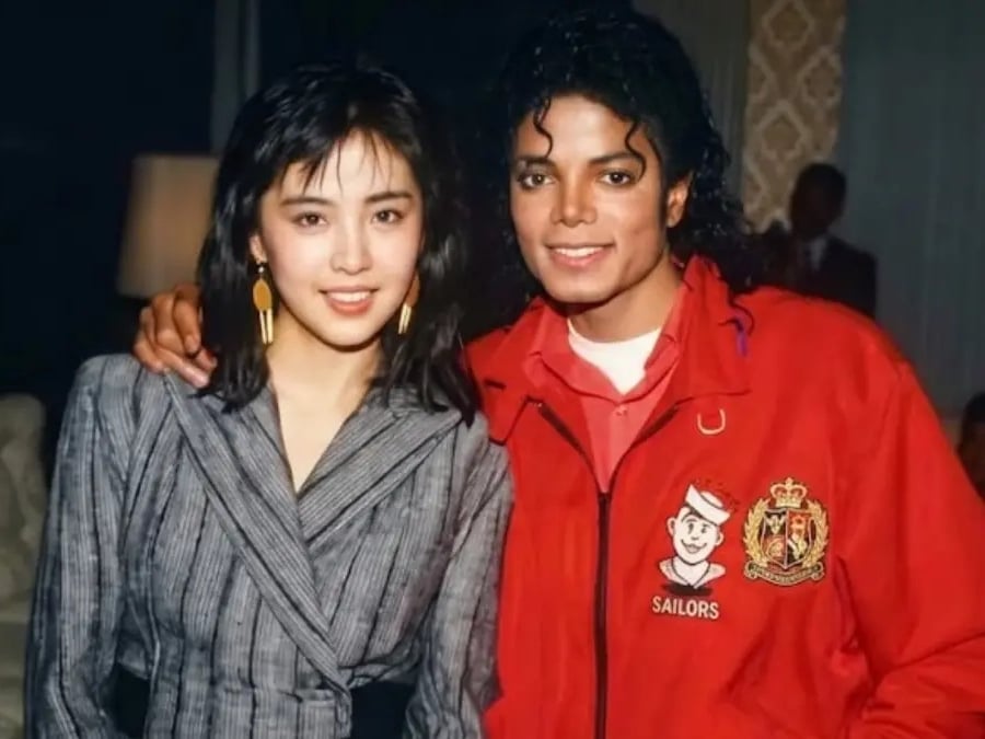 麥可傑克森 Michael Jackson 同框王祖賢合照曝光！當年互動細節再掀討論！