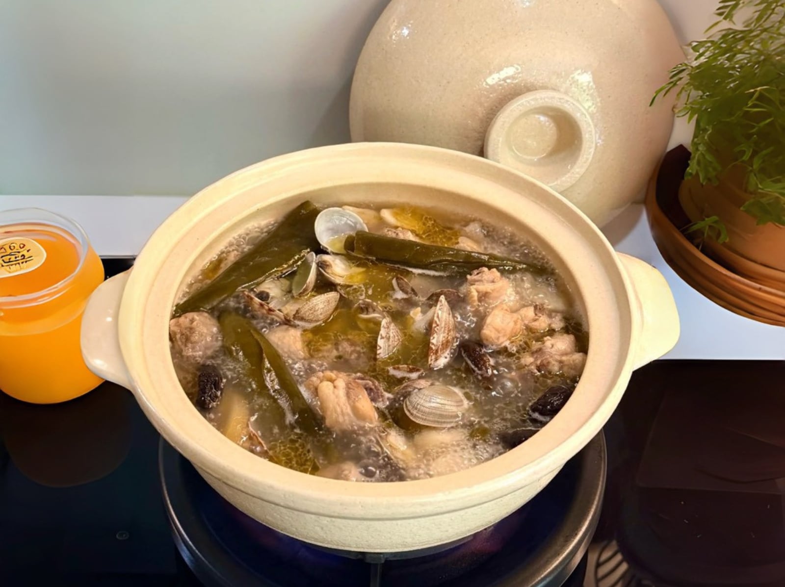 台灣國湯是哪一碗？剝皮辣椒雞湯、竹筍排骨湯⋯Threads 掀蓋樓潮！