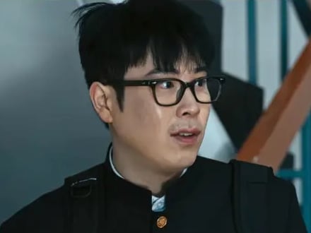 《鐵拳教育》表志勳制服造型撞臉《膽大黨》厄卡倫！木棉花親發文澄清笑翻網友！