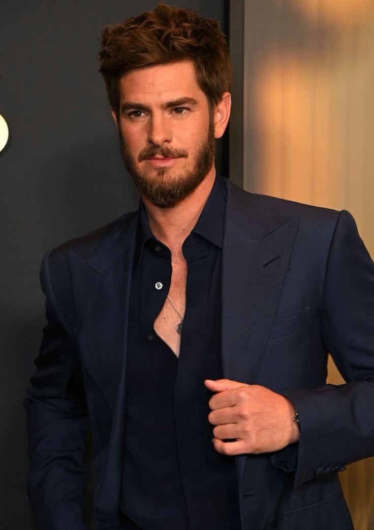 安德魯·加菲爾德 Andrew Garfield 在《芝麻街》談癌逝母親⋯「想念一個人,代表你很愛他」