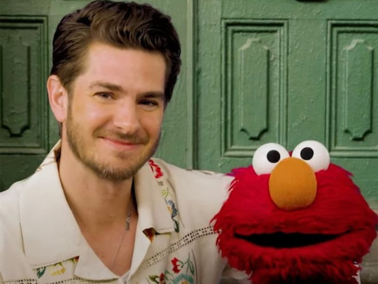安德魯·加菲爾德 Andrew Garfield 在《芝麻街》談癌逝母親⋯「想念一個人，代表你很愛他」