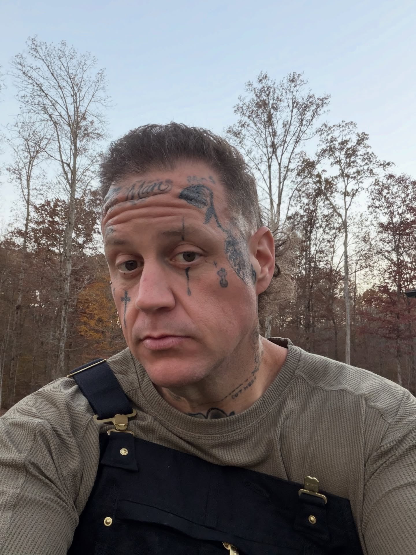 Jelly Roll 39 歲才奪 57 屆 CMA 年度新人！得獎感言「擋風玻璃比後照鏡大」讓全場淚崩