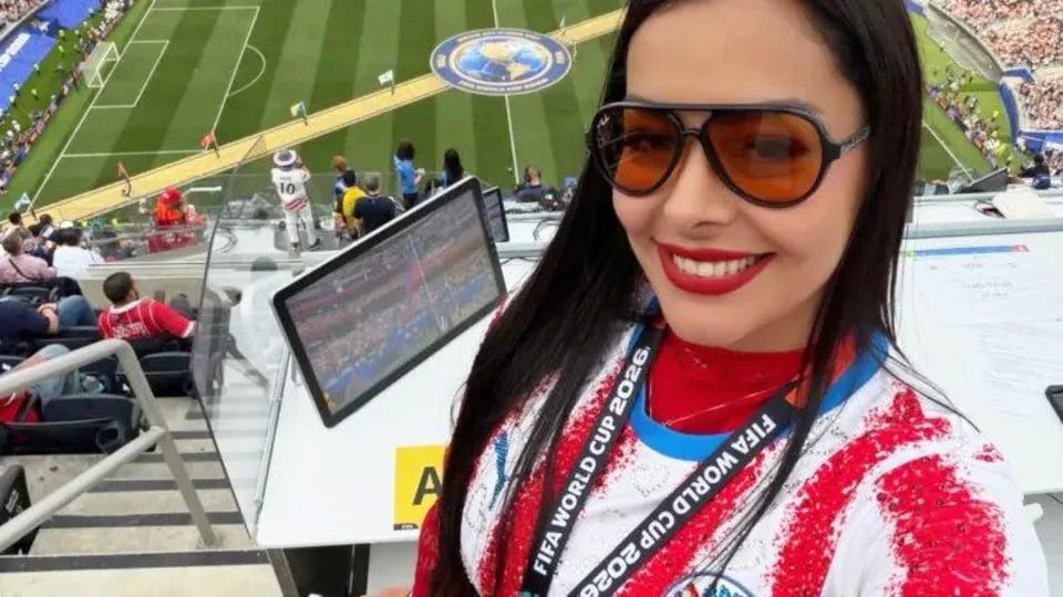 世界盃/「奶機妹」Larissa Riquelme 近況曝光!睽違 16 年回歸變身專業記者掀熱議!