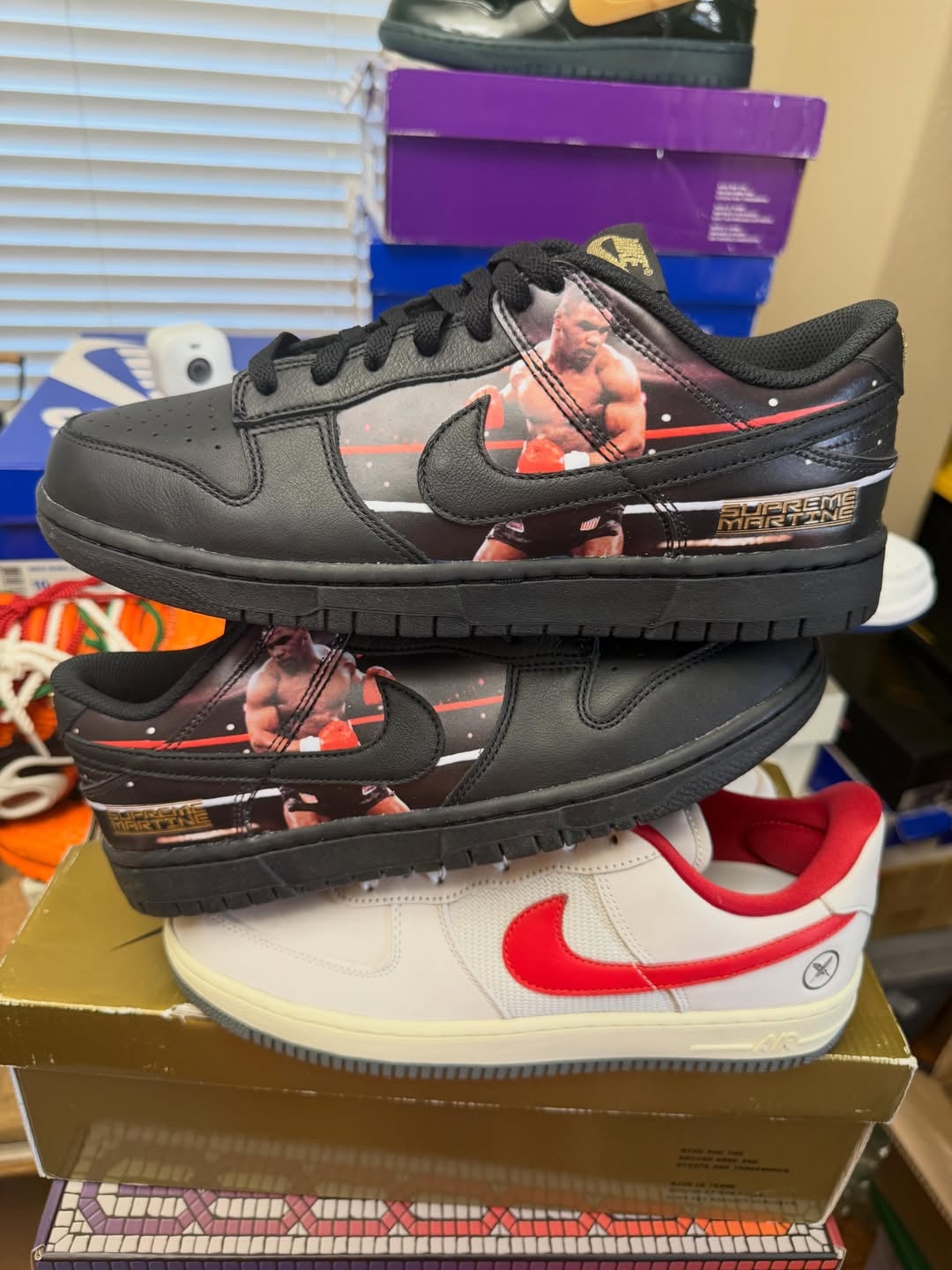 Supreme x Martine Rose x Mike Tyson x Nike Dunk Low 實鞋曝光！拳王照片上鞋，網友卻嫌普通？