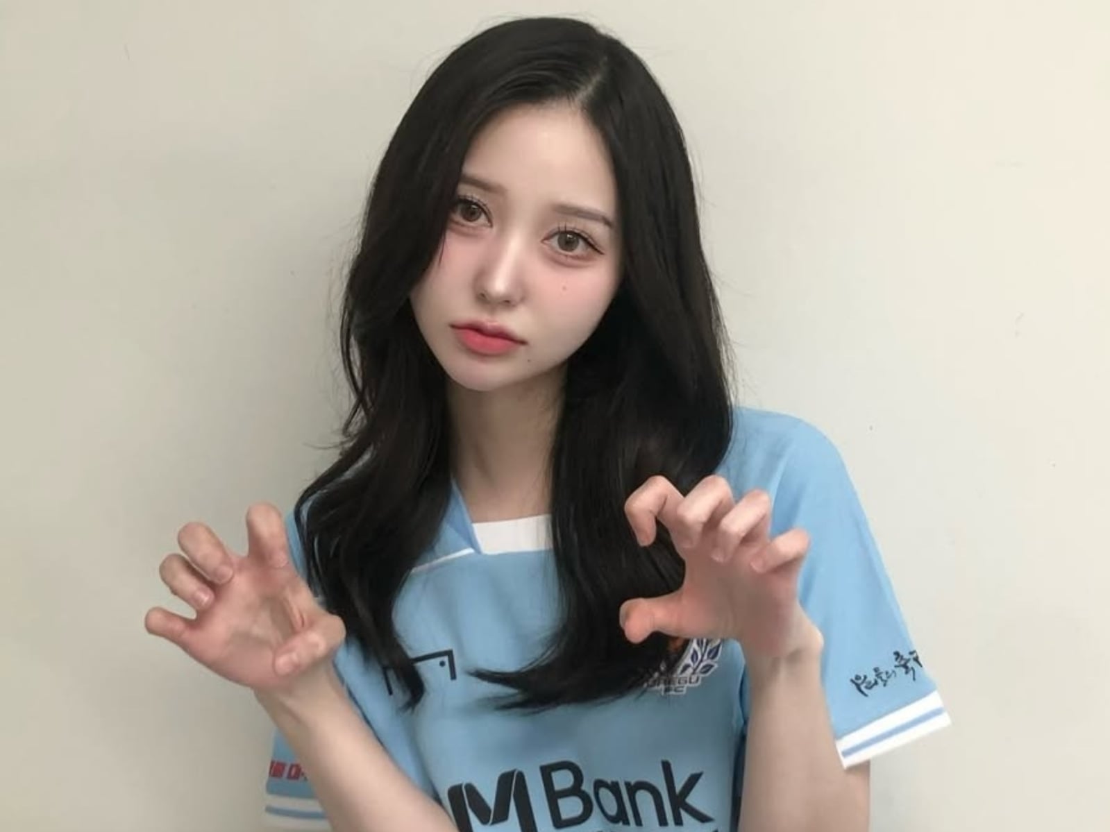 金世星 Kim Saebyeol 被酸上班路沒禮貌！25歲韓籍啦啦隊女神怒了：有種來青埔單挑！貼文衝破6萬瀏覽