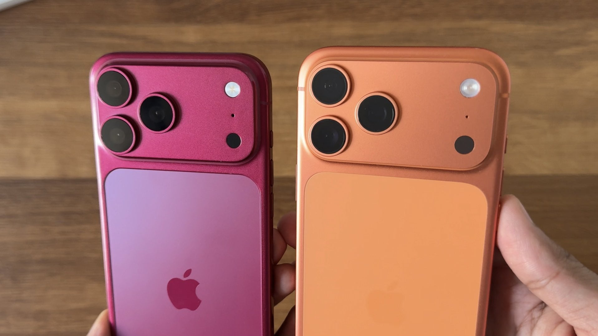 iPhone 18 Pro Max 模型機曝光!相機模組疑似再加厚,網友苦喊:「桌上更放不平了?」