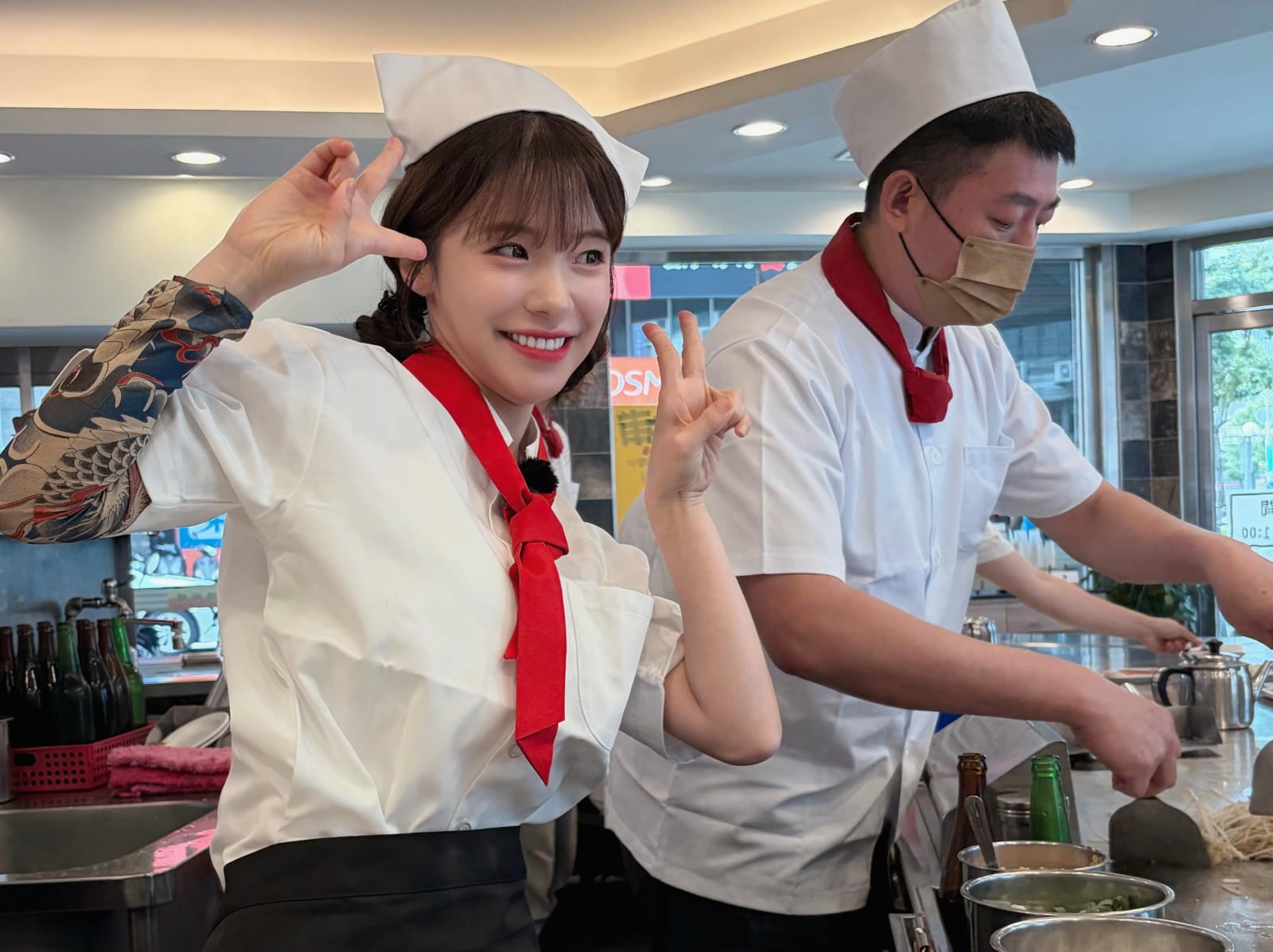 李多慧包手現身大埔鐵板燒！網笑：「台味程度太高了吧！」