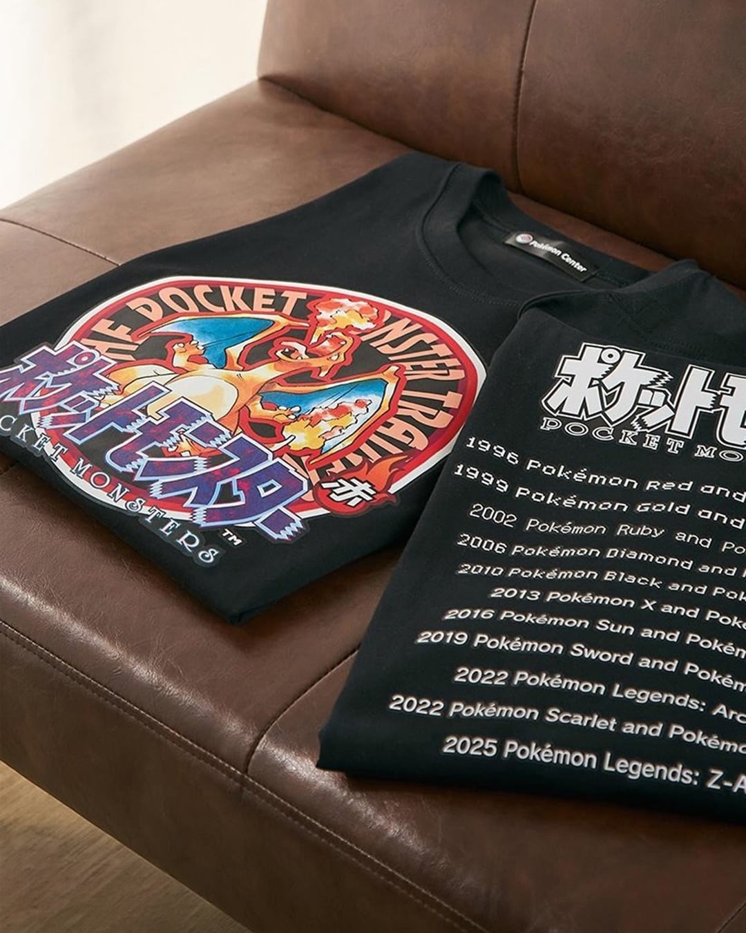 寶可夢 30 週年回憶殺!歷代遊戲封面 T-Shirt 系列登場,從《寶可夢紅/綠》一路收錄到《寶可夢傳說 Z-A》