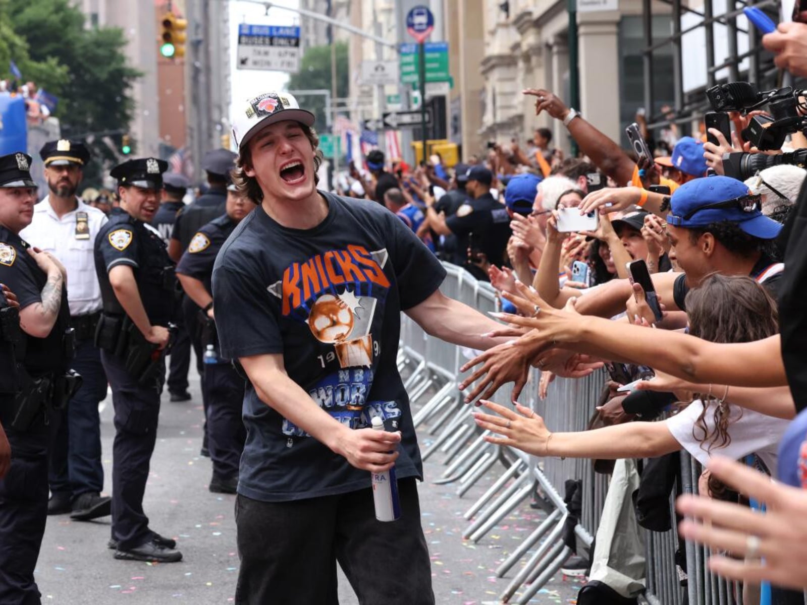 NBA／尼克二年級生 Tyler Kolek 冠軍遊行被警方攔下！無奈自嘲「我發誓我真的是球員！」