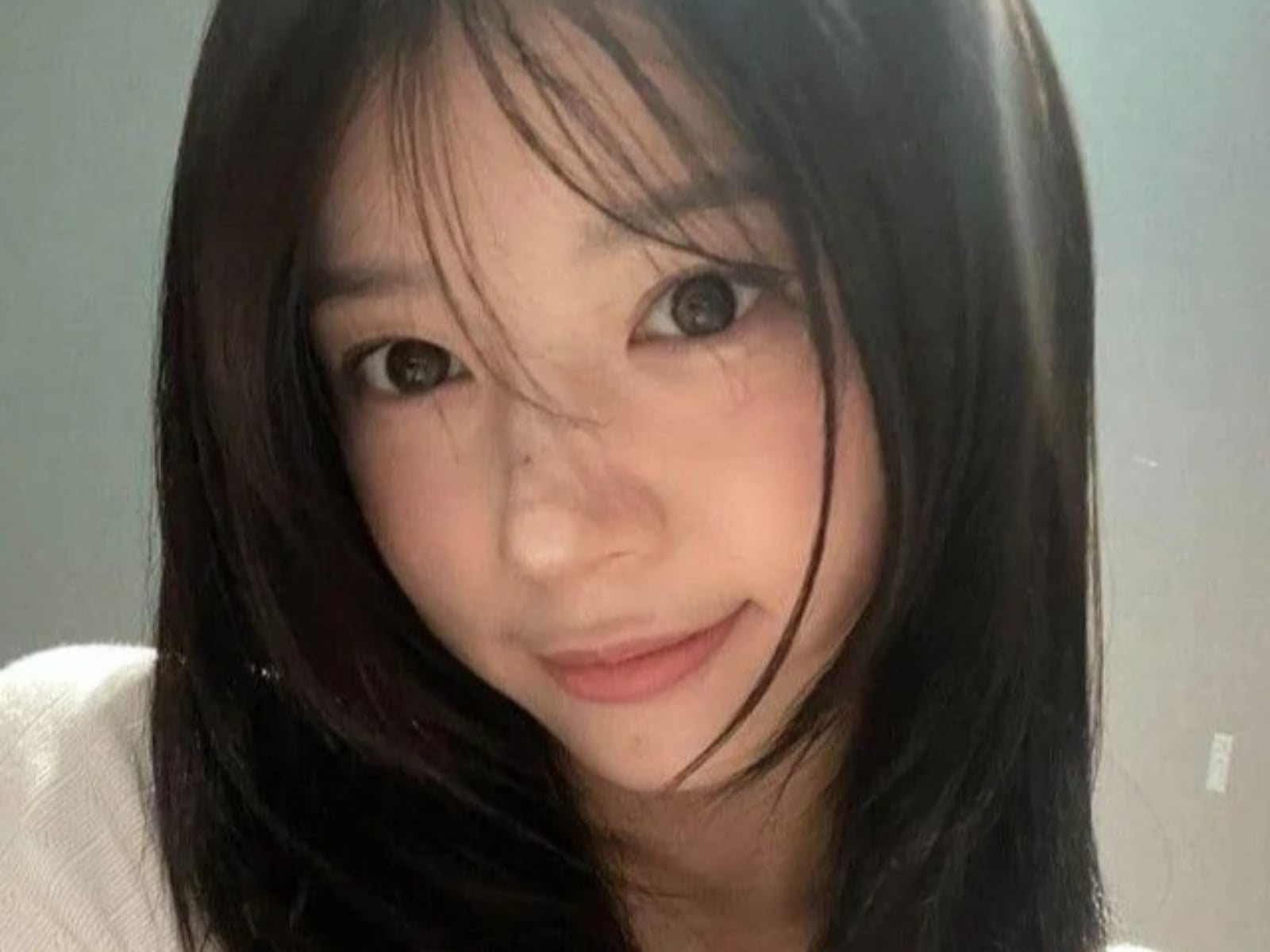 ILLIT Moka 因焦慮症暫停所有活動！粉絲暖心應援：「早日康復，等你回來！」