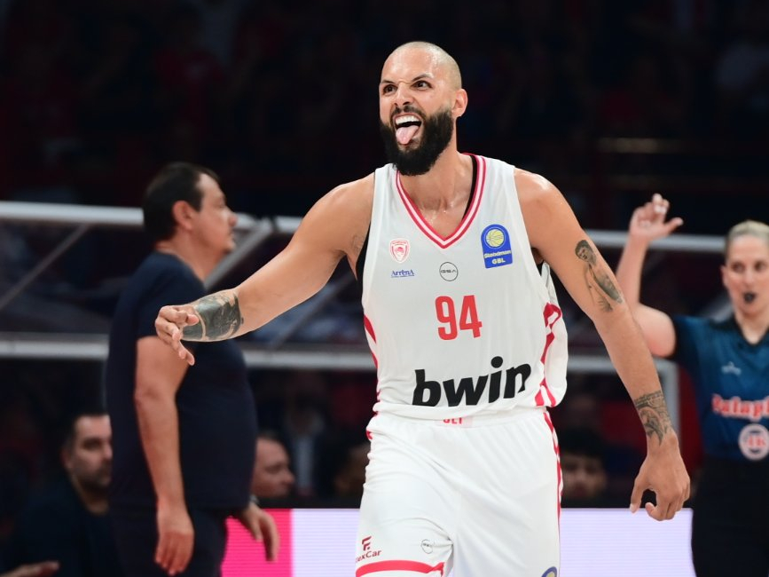 埃萬·富尼耶 Evan Fournier 希臘聯賽總冠軍戰轟114分！改寫32年紀錄奪雙料冠軍