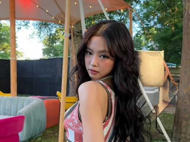 BLACKPINK Jennie 也迷上高爾夫球！教練曝光練習影片直言：「菜鳥畢業了！」