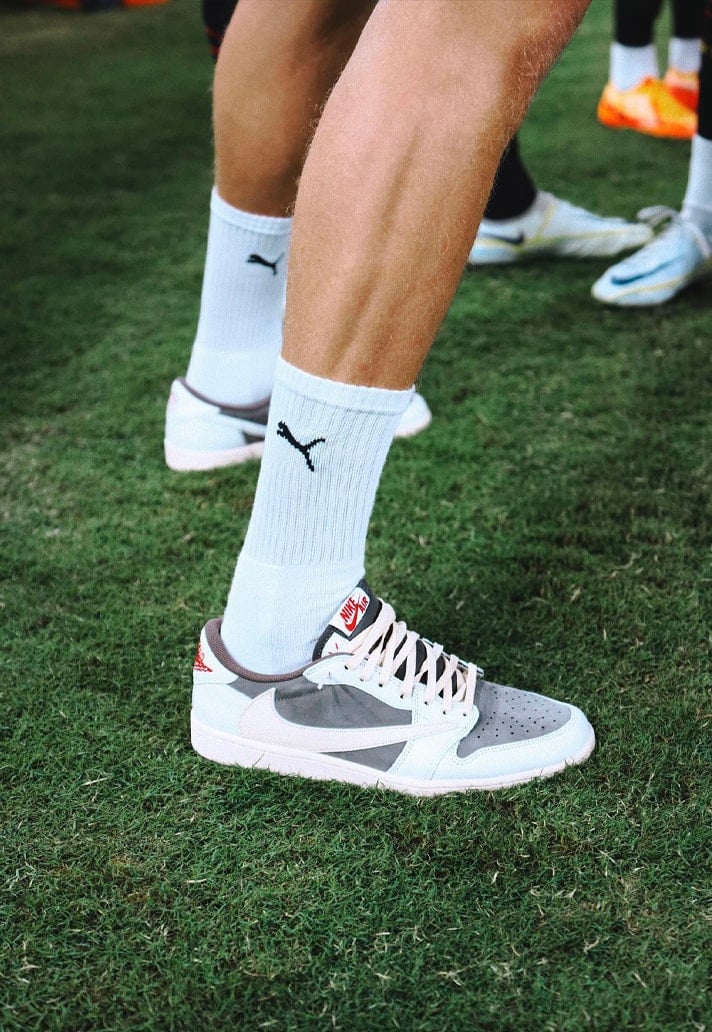 哈蘭德「倒勾球鞋」Travis Scott x Nike 收藏盤點!閃電倒勾、粉紅倒勾⋯根本足球界隱藏版鞋頭!