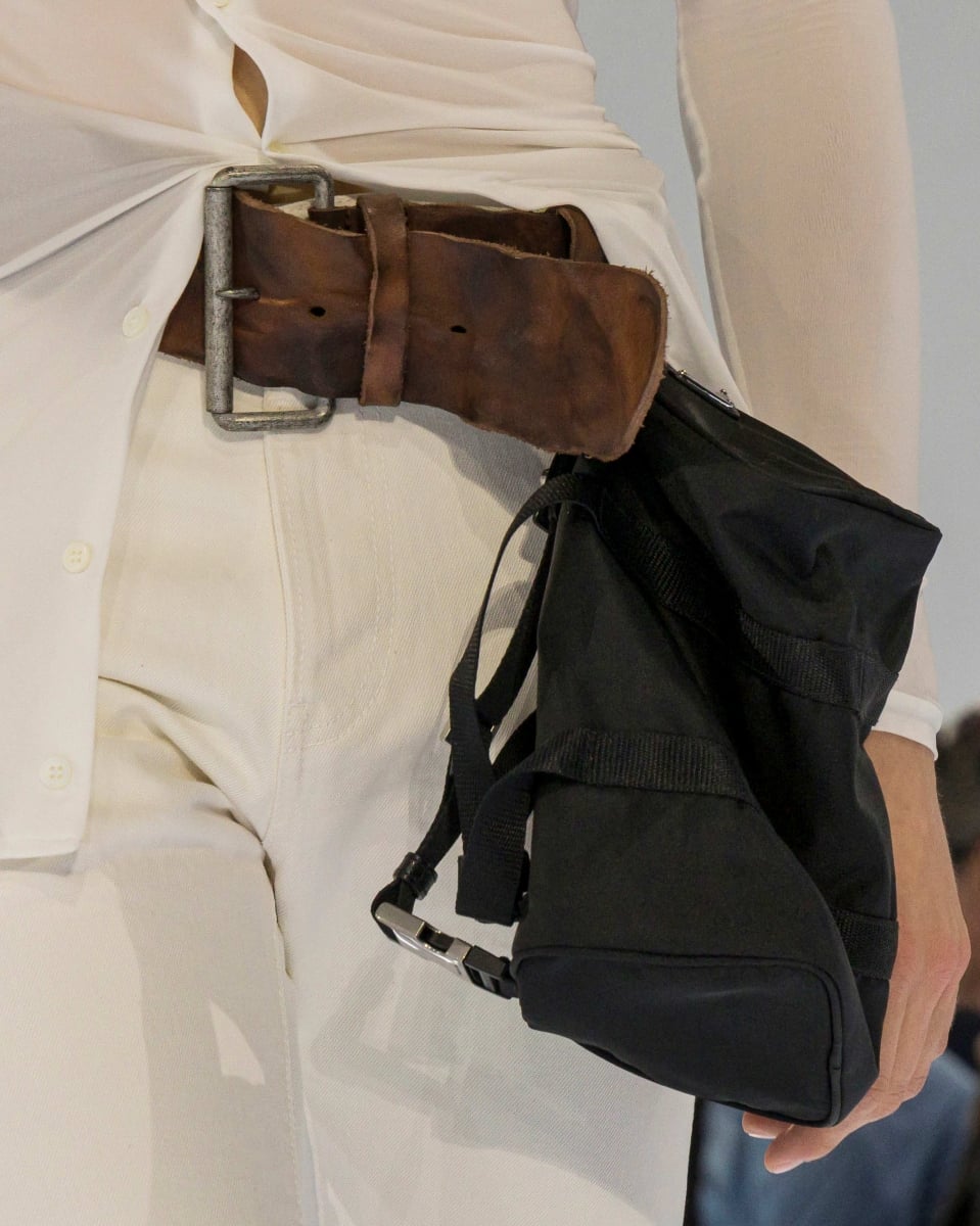 許光漢現身 Prada 2027 春夏男裝秀!Miuccia Prada、Raf Simons 用牛仔褲與 T 恤重新定義男裝