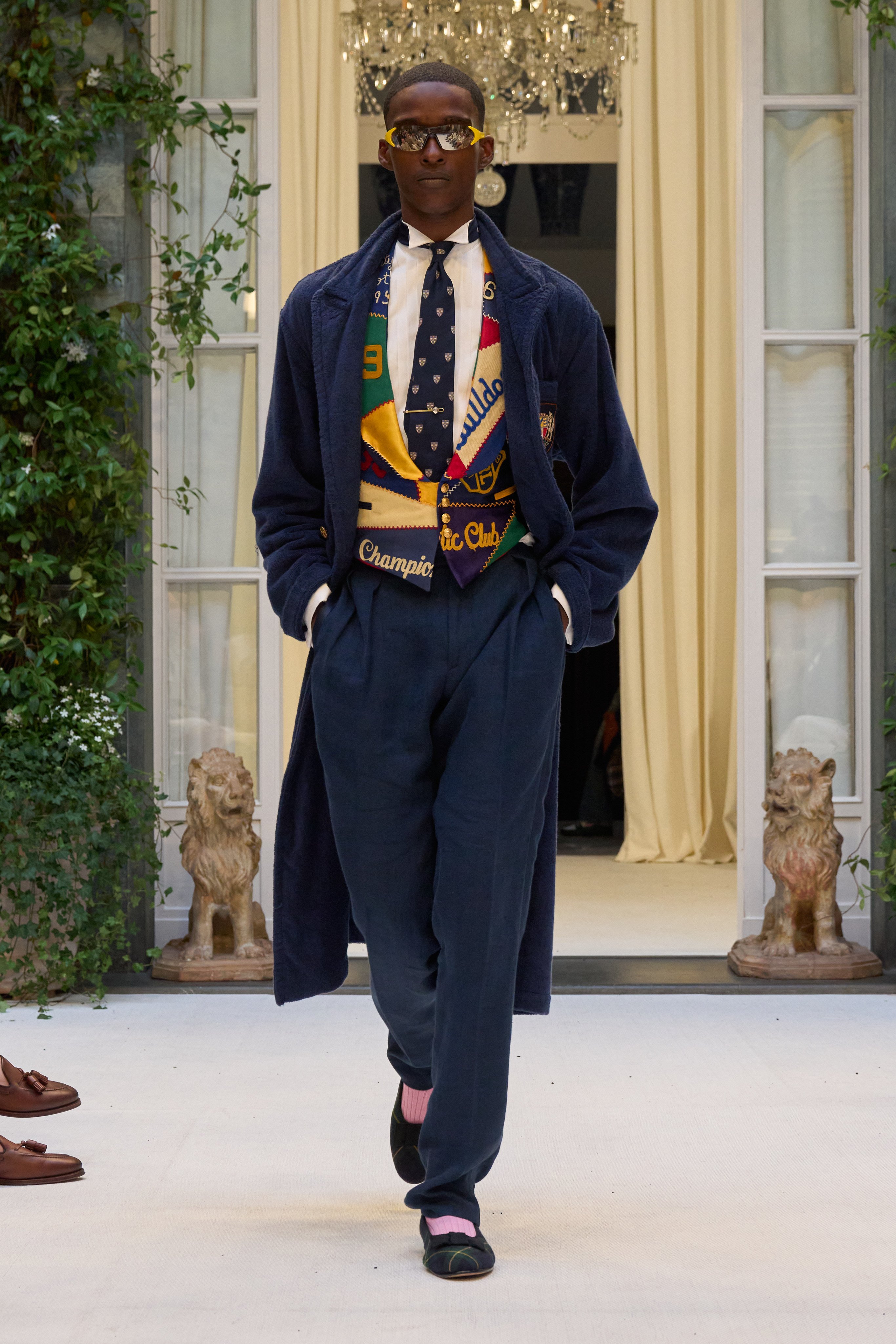林俊傑現身 Ralph Lauren 米蘭男裝週!「Dream Racers」用賽車、學院風與紳士美學打造 2027 春季男裝