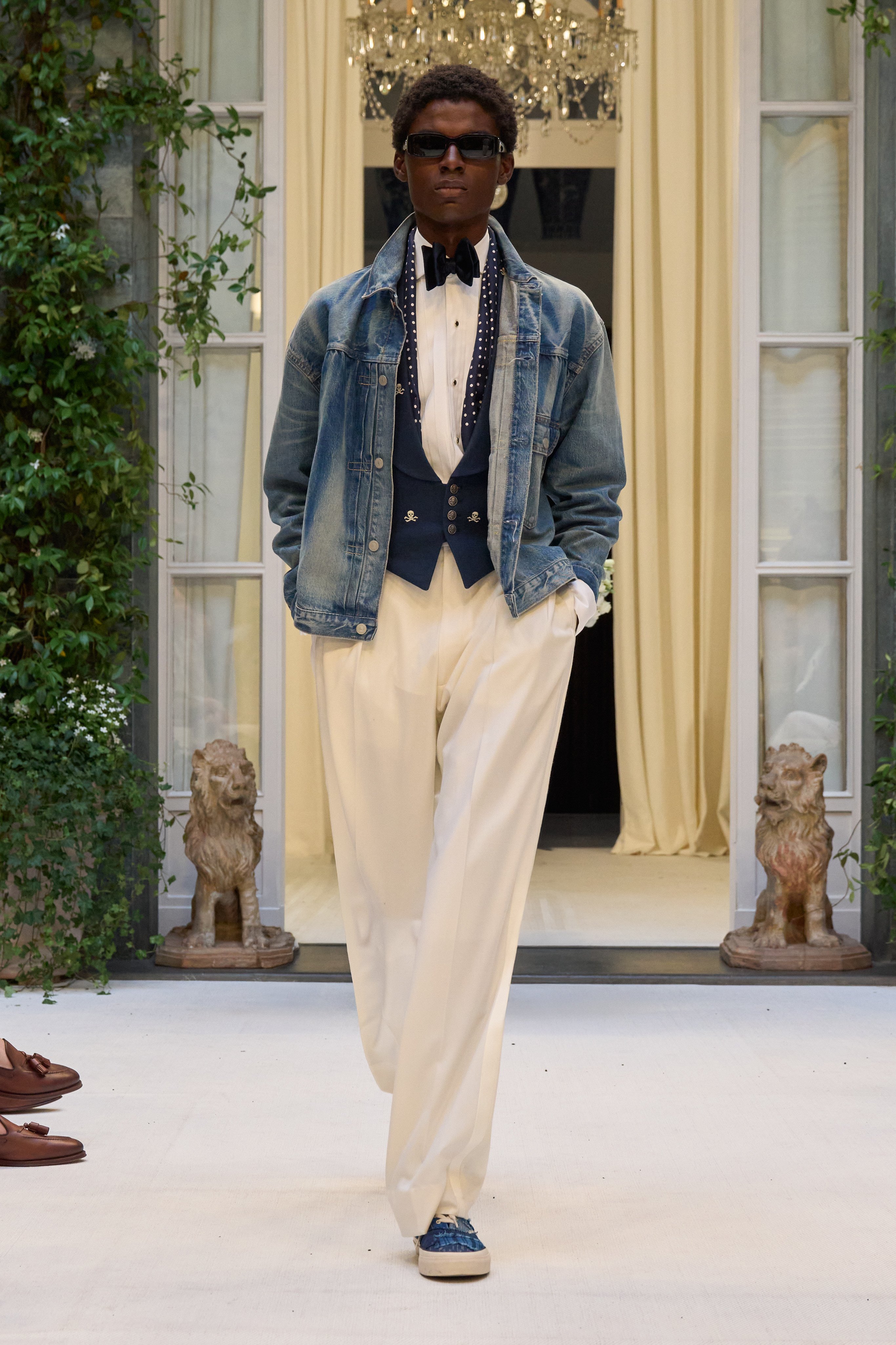 林俊傑現身 Ralph Lauren 米蘭男裝週!「Dream Racers」用賽車、學院風與紳士美學打造 2027 春季男裝