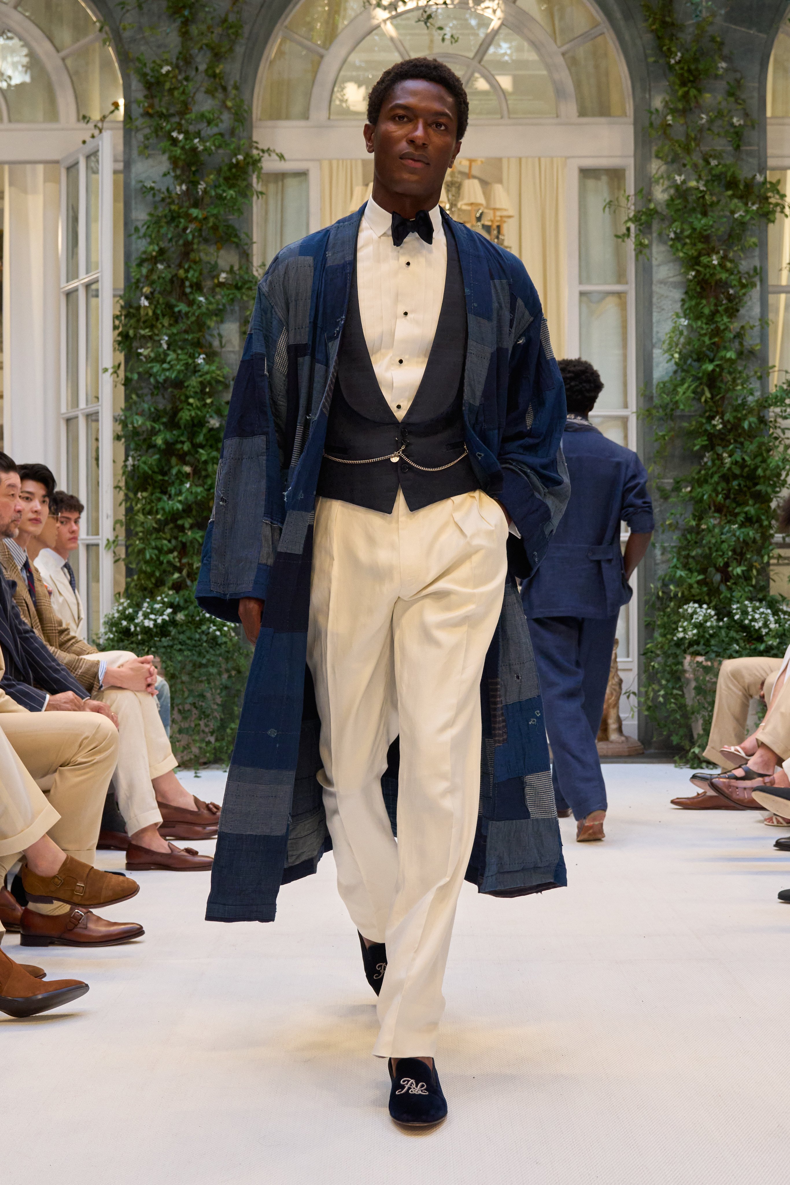 林俊傑現身 Ralph Lauren 米蘭男裝週!「Dream Racers」用賽車、學院風與紳士美學打造 2027 春季男裝
