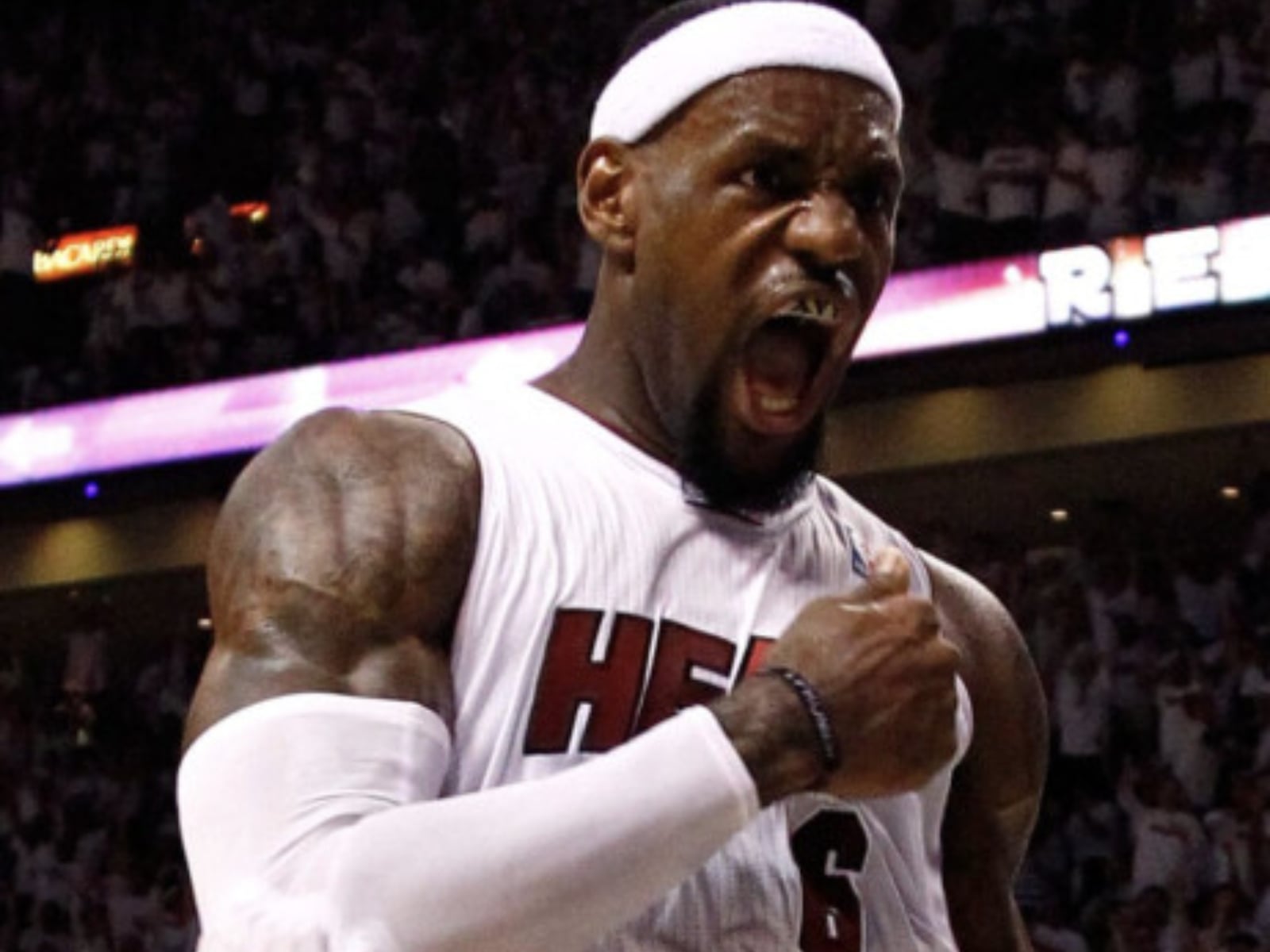 LeBron James 傳熱火想用中產特例網羅！球迷狂喊「The Decision 2.0」！