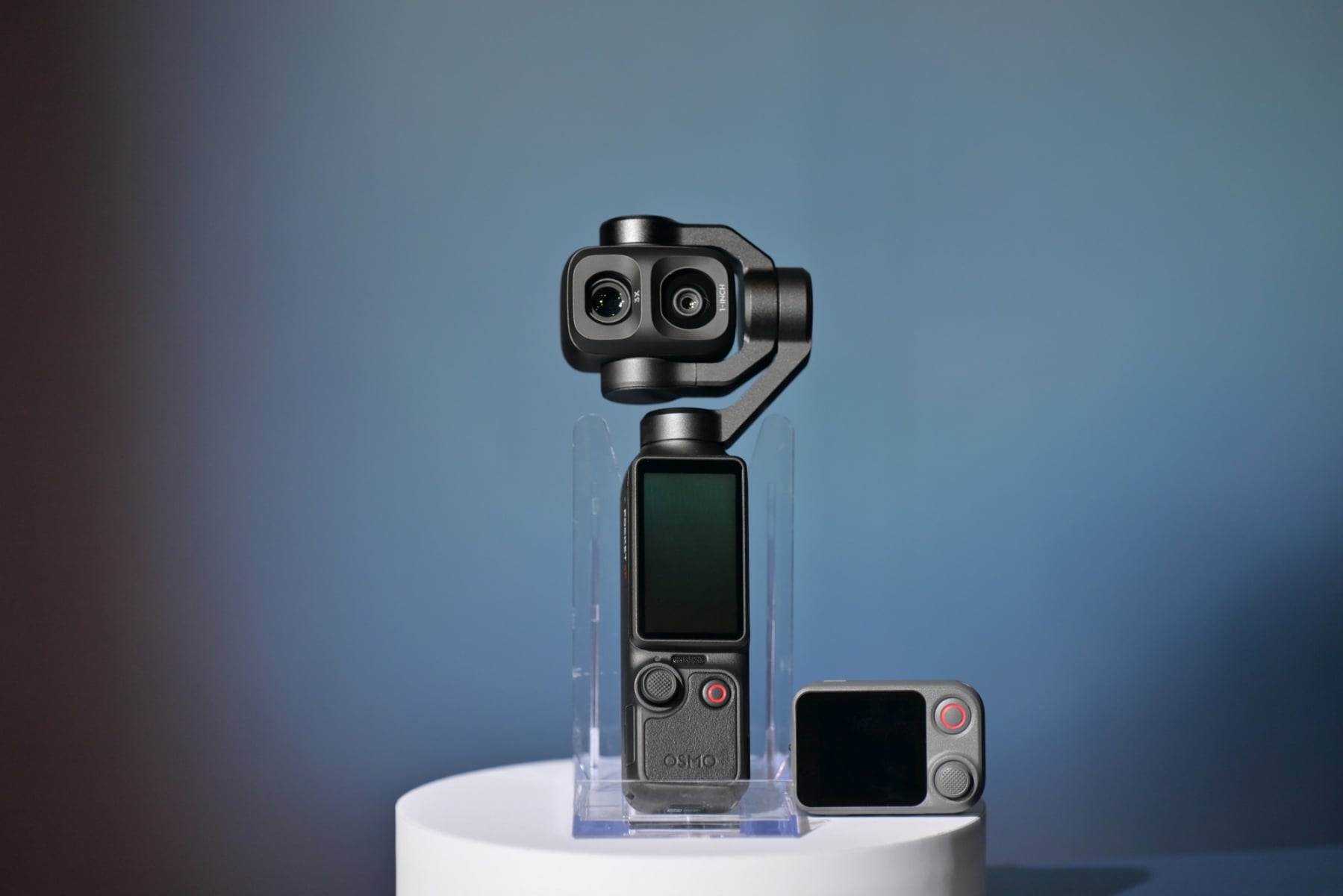 DJI Osmo Pocket 4P 6 月 29 日在台上市!雙主攝、17 檔動態範圍,把電影機放進口袋